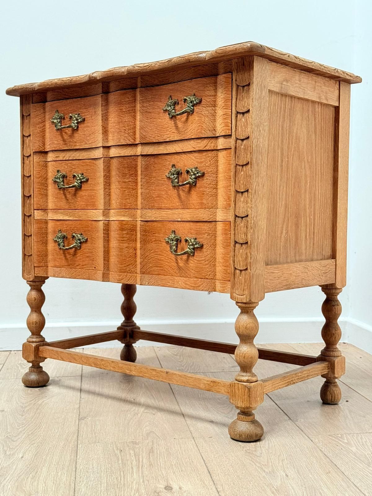 Fantastic 1970 S Danish Henning Kjaernulf Petit Dresser  Delivery Available 0131. photo 509.0