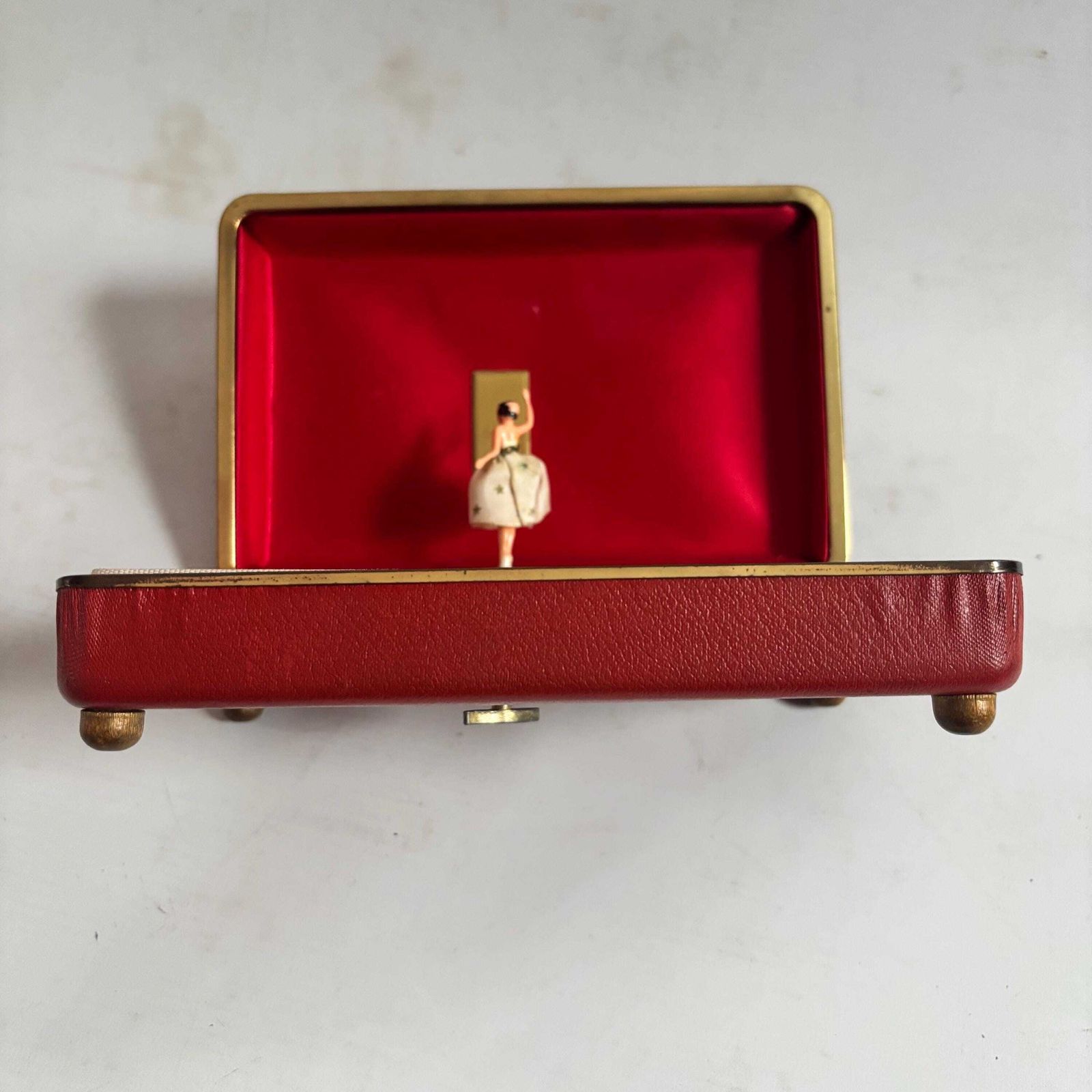 photo vinterior Vintage Reuge Swiss Musical Jewelry Box With Ballerina