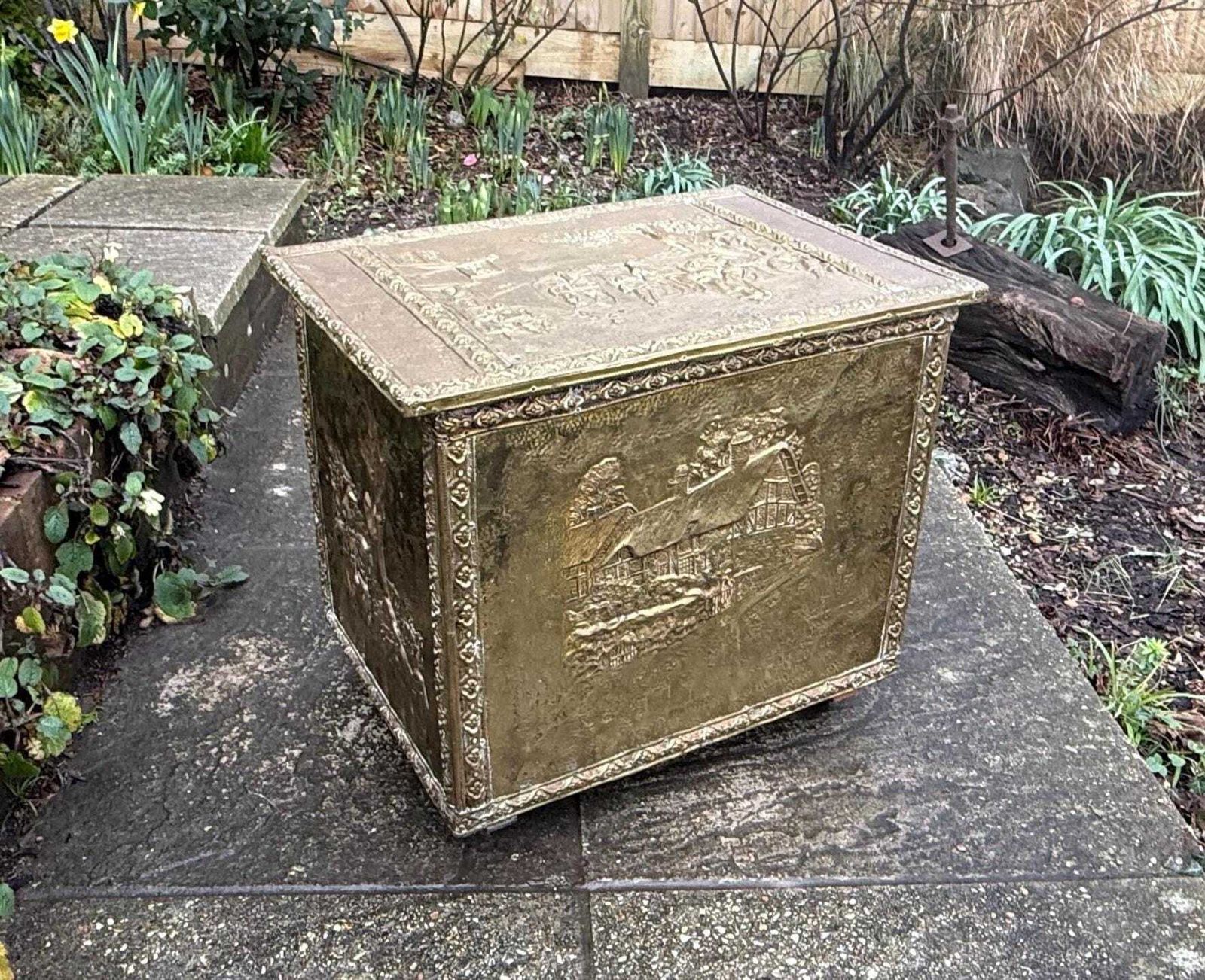 Mid Century Superb Brass Coal Box Victorian Style Embossed Log Bin Fireside Storage Chest   Toy Box, Treasure Chest, Wood Storage