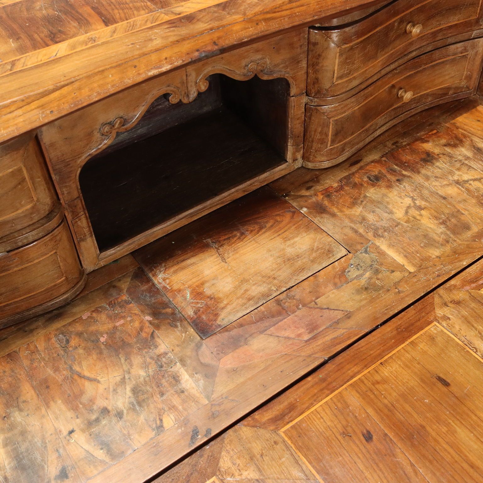 Antique Flap Cabinet Walnut Italy XVII Century photo 3000.0