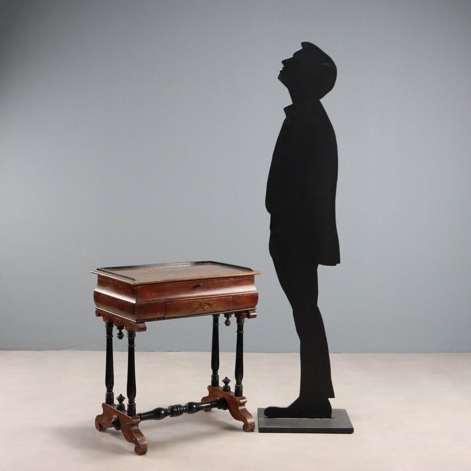 Tavolino Da Lavoro In Pioppo Tinto Noce photo furniture