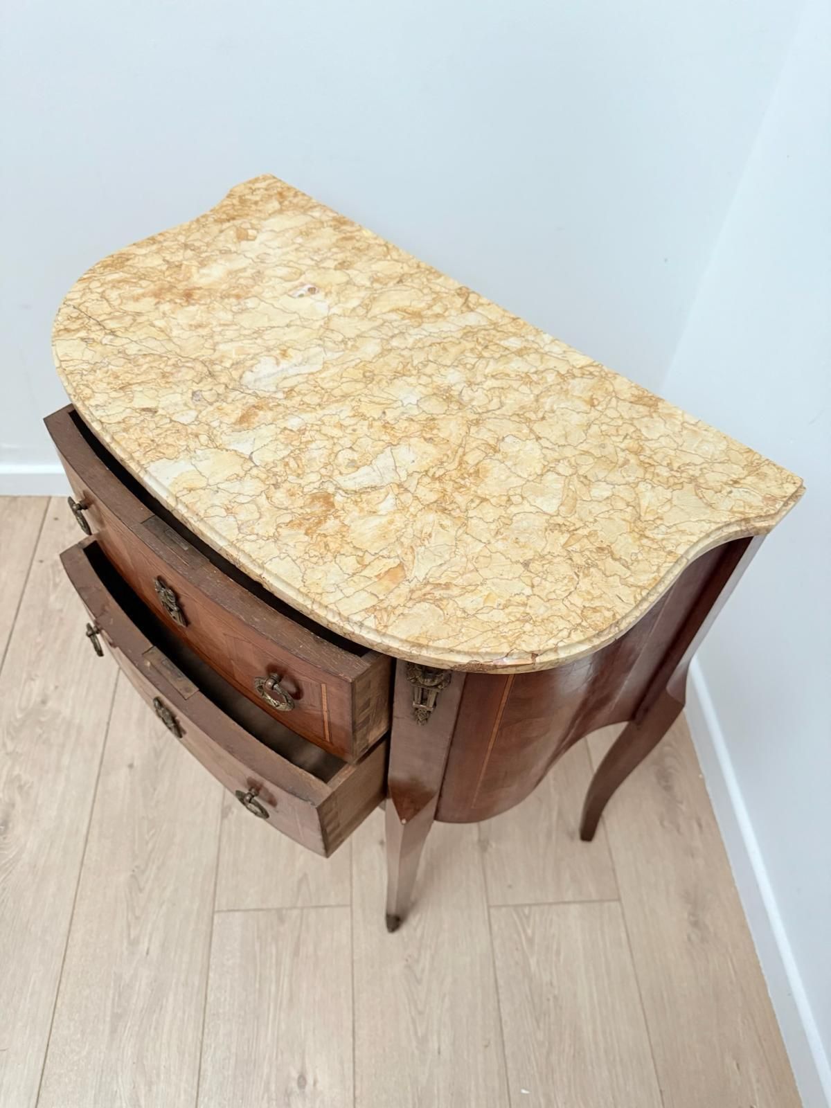 Beautiful French Louis XV Tulipwood Marquetry Chest 0187. photo 895.0