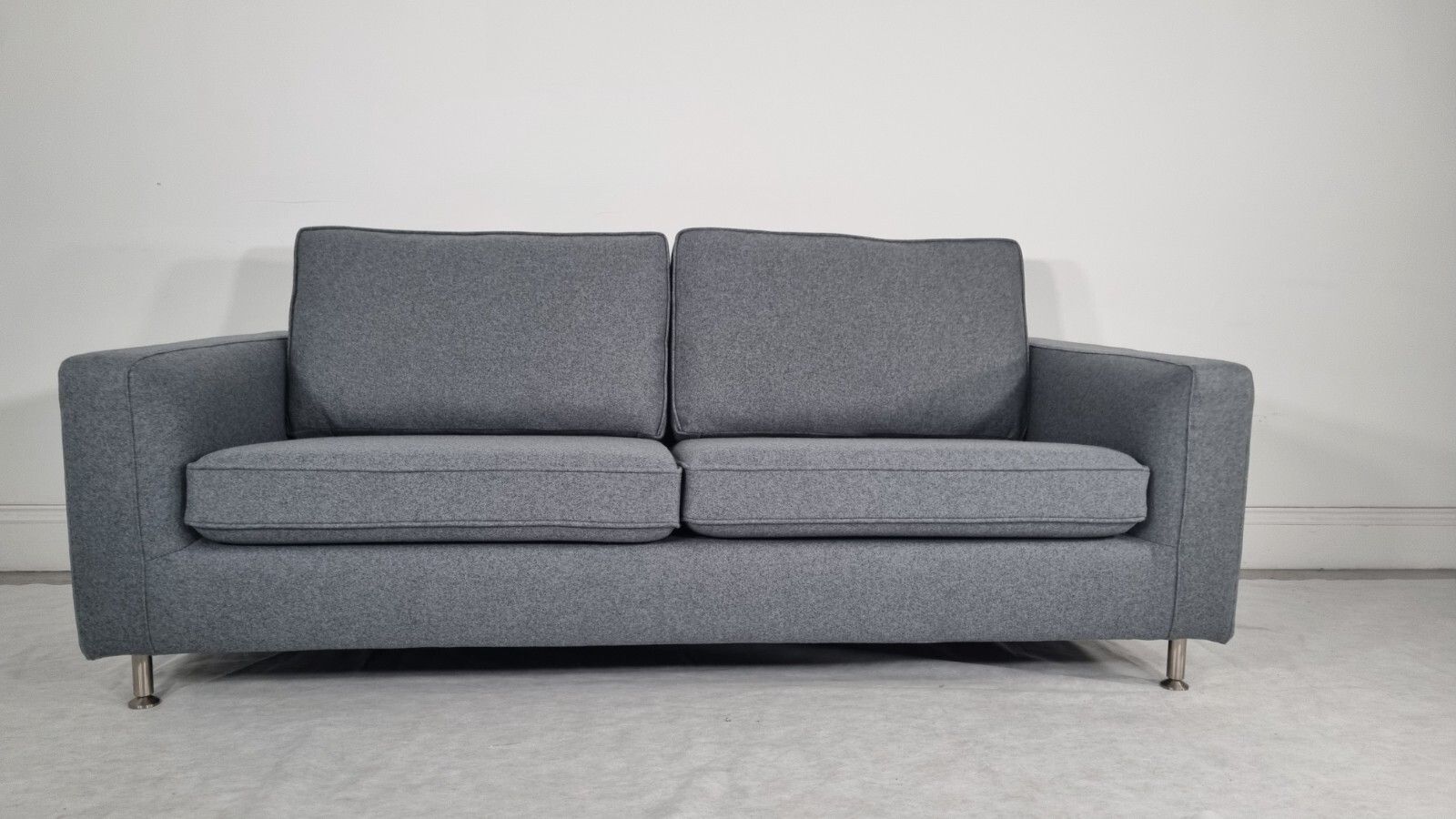 Minotti Sofa In Luxuriously Soft Mid Grey Wool Immaculate Condition photo furniture