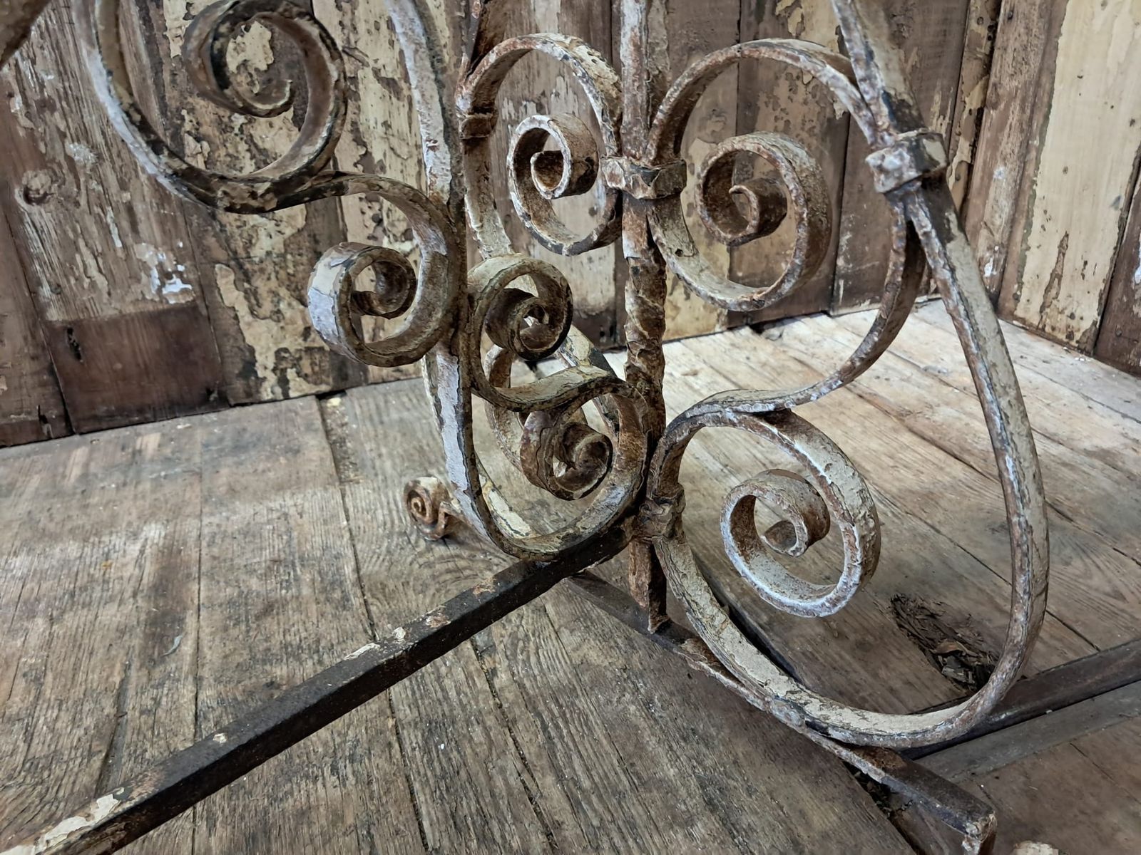 photo vinterior Vintage Glass Topped French Steel Table