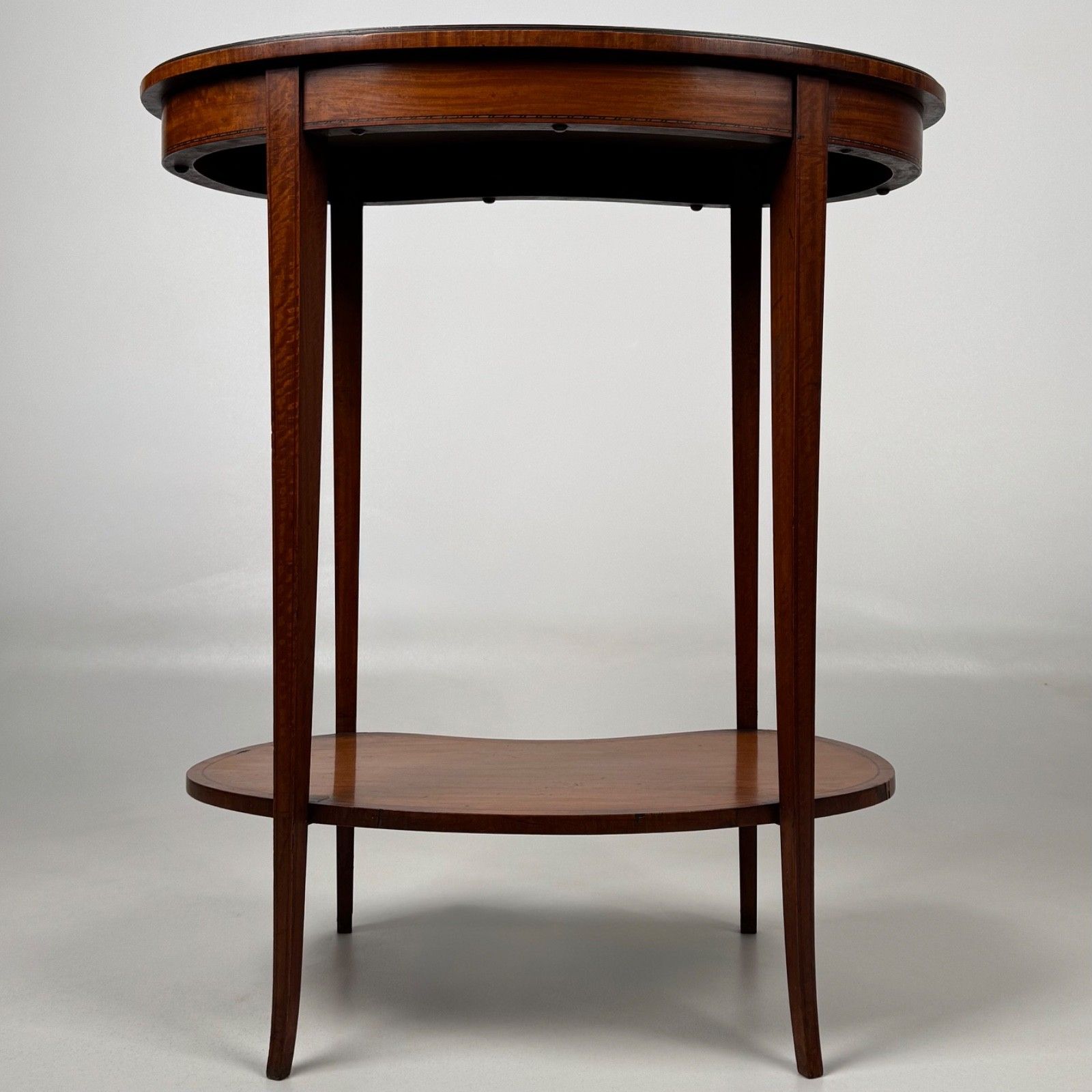 Antique 19th Century Kidney Shaped Side Table In Satinwood