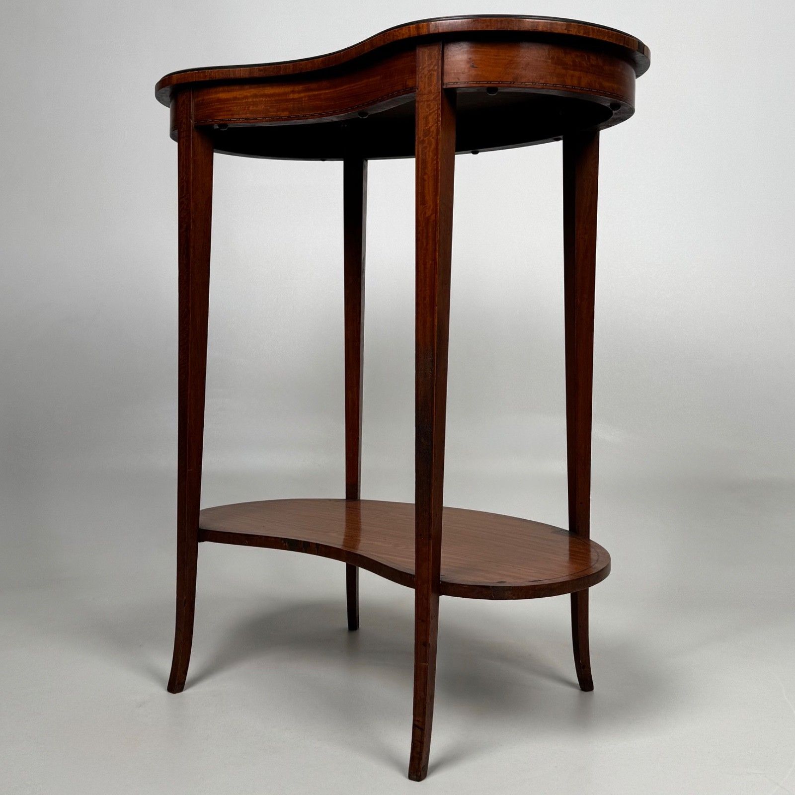 Antique 19th Century Kidney Shaped Side Table In Satinwood photo vinterior