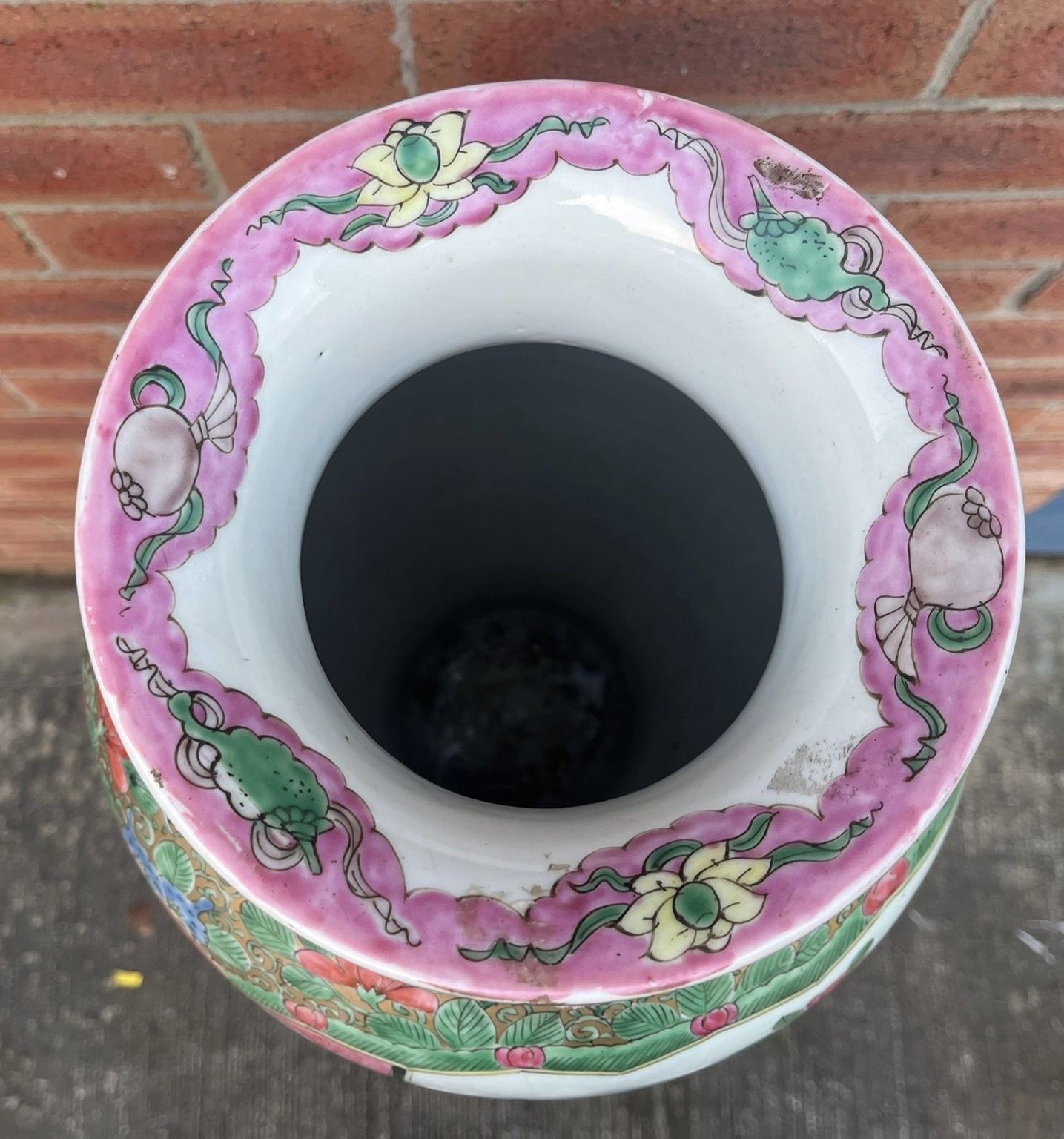 photo buy Chinese Porcelain Large 67cm Hand Painted Famille Rose Vase & Wooden Lid Cover