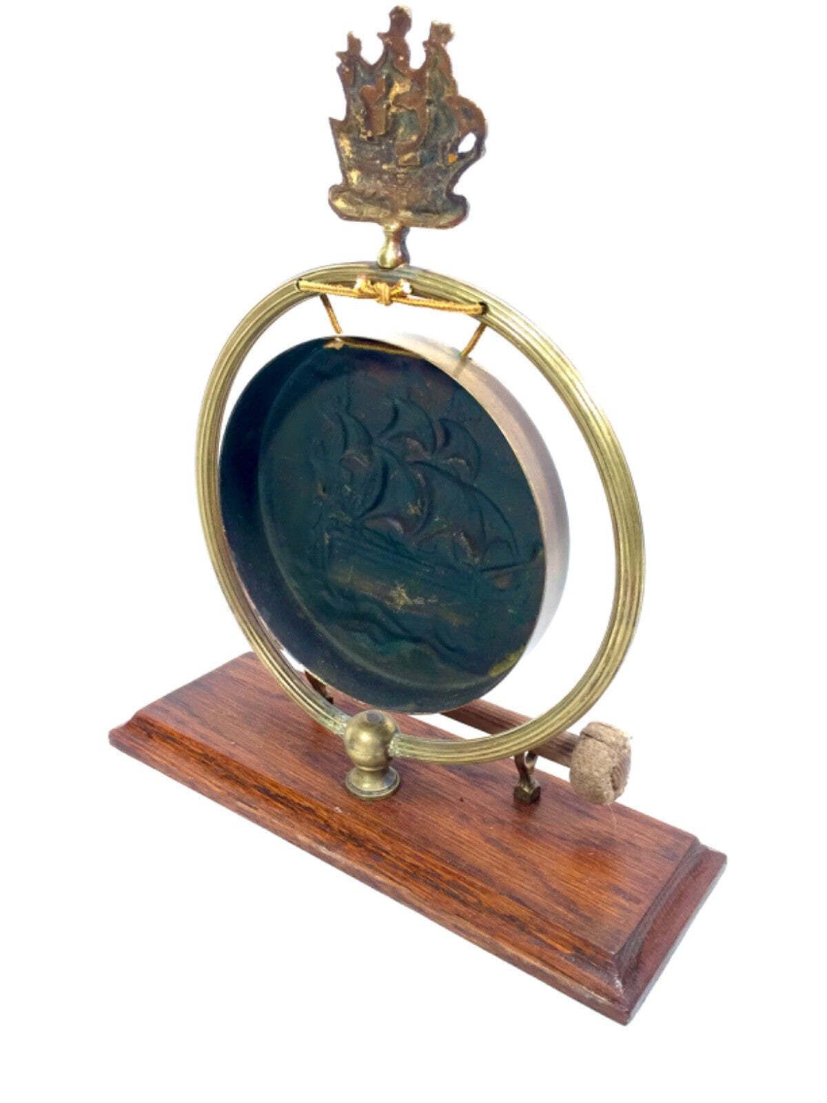Antique Brass Gong With Galleon Ship Design – Wooden Oak Stand & Mallet Vintage photo vintage