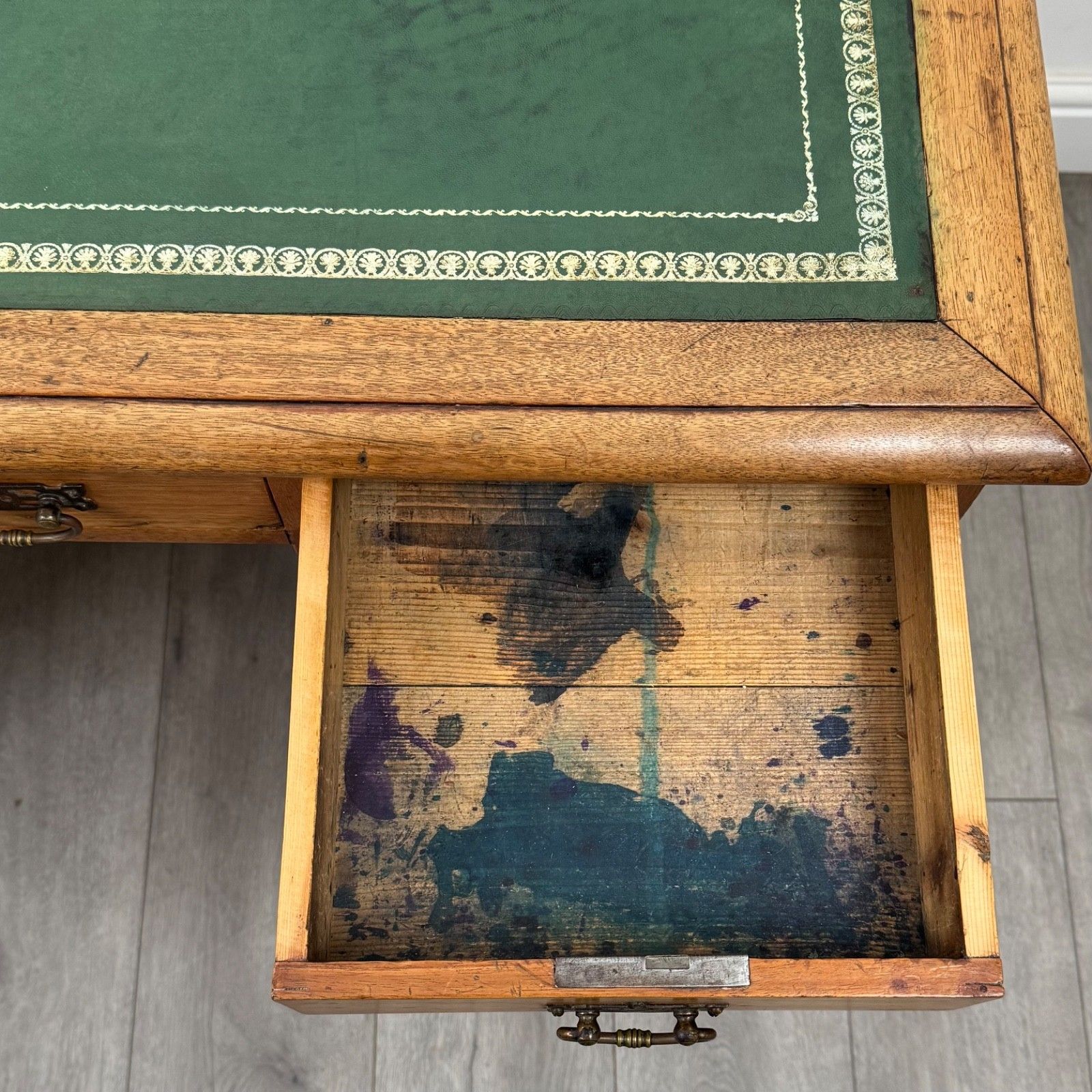 685.0 Antique 19th Century Good Quality Kneehole Desk In Pine photo