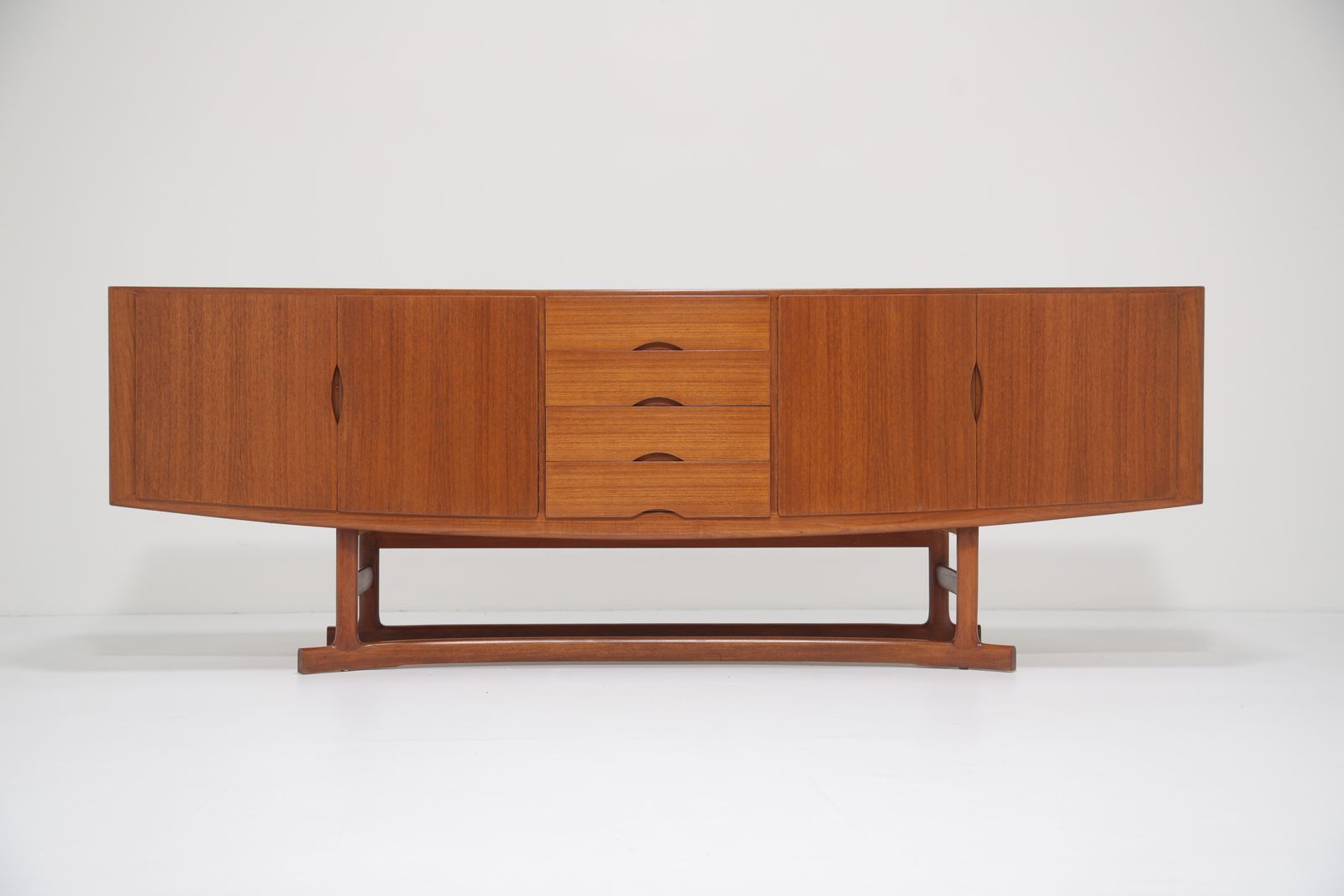 Vintage Danish Teak Sideboard Model Hb20 By Johannes Andersen For Hans Bech, 1960s photo vinterior