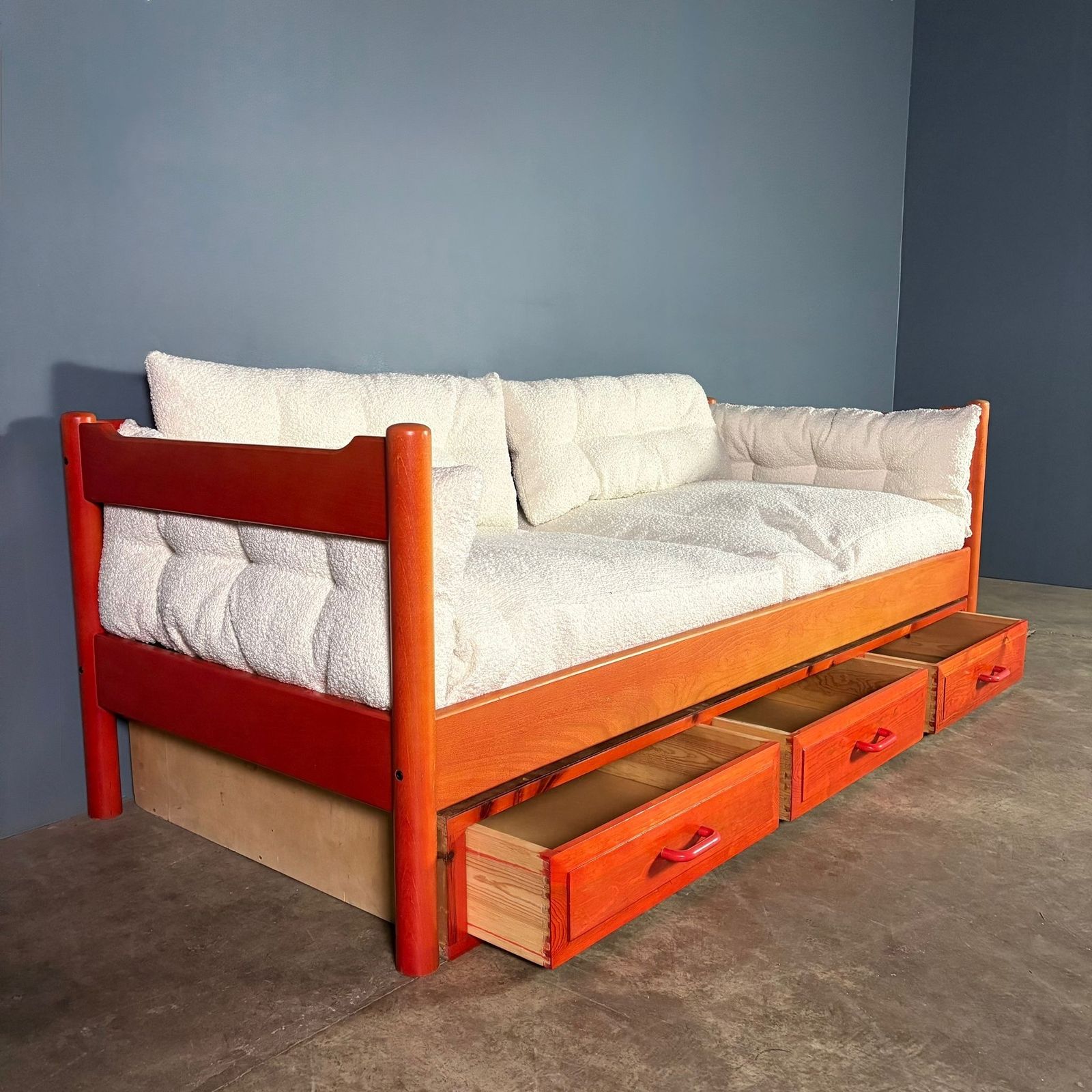 Red Habitat Vico Magistretti Carimate Three Seater Sofa/Daybed Mid Century Retro Mcm photo 1295.0