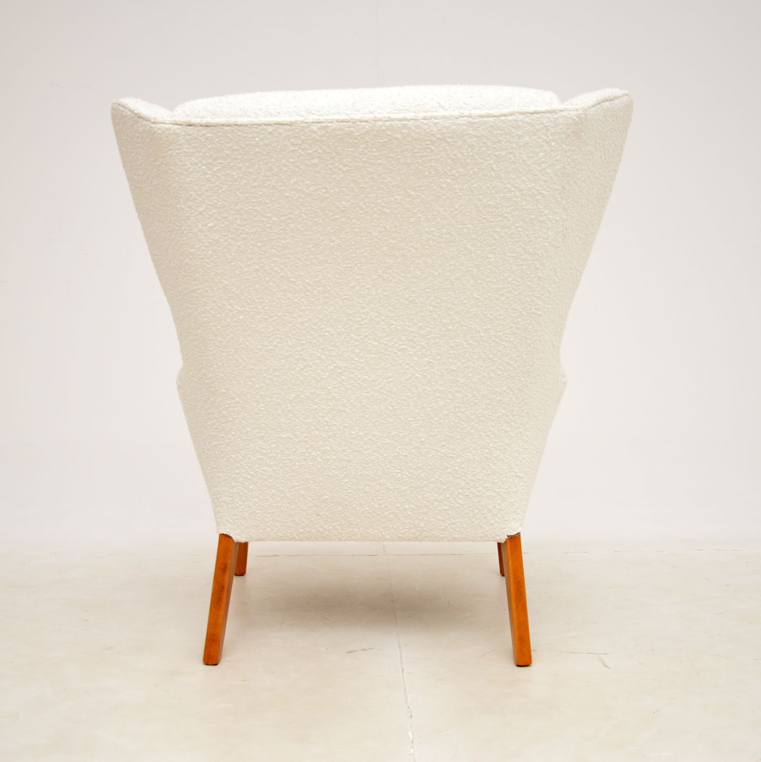photo furniture 1960’s Vintage Parker Knoll Wing Back Armchair