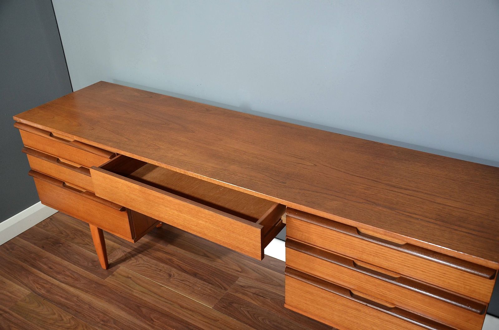 Vintage Avalon Mid Century Teak Desk / Dressing Table. Delivery. Modern / Danish Style. photo for sale