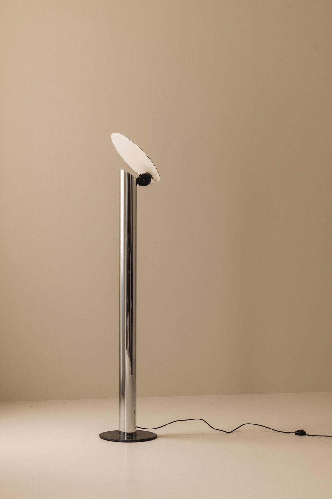 Minimalist Italian Floor Lamp From The Late 1970s In Chrome And Brushed Metal. photo for sale