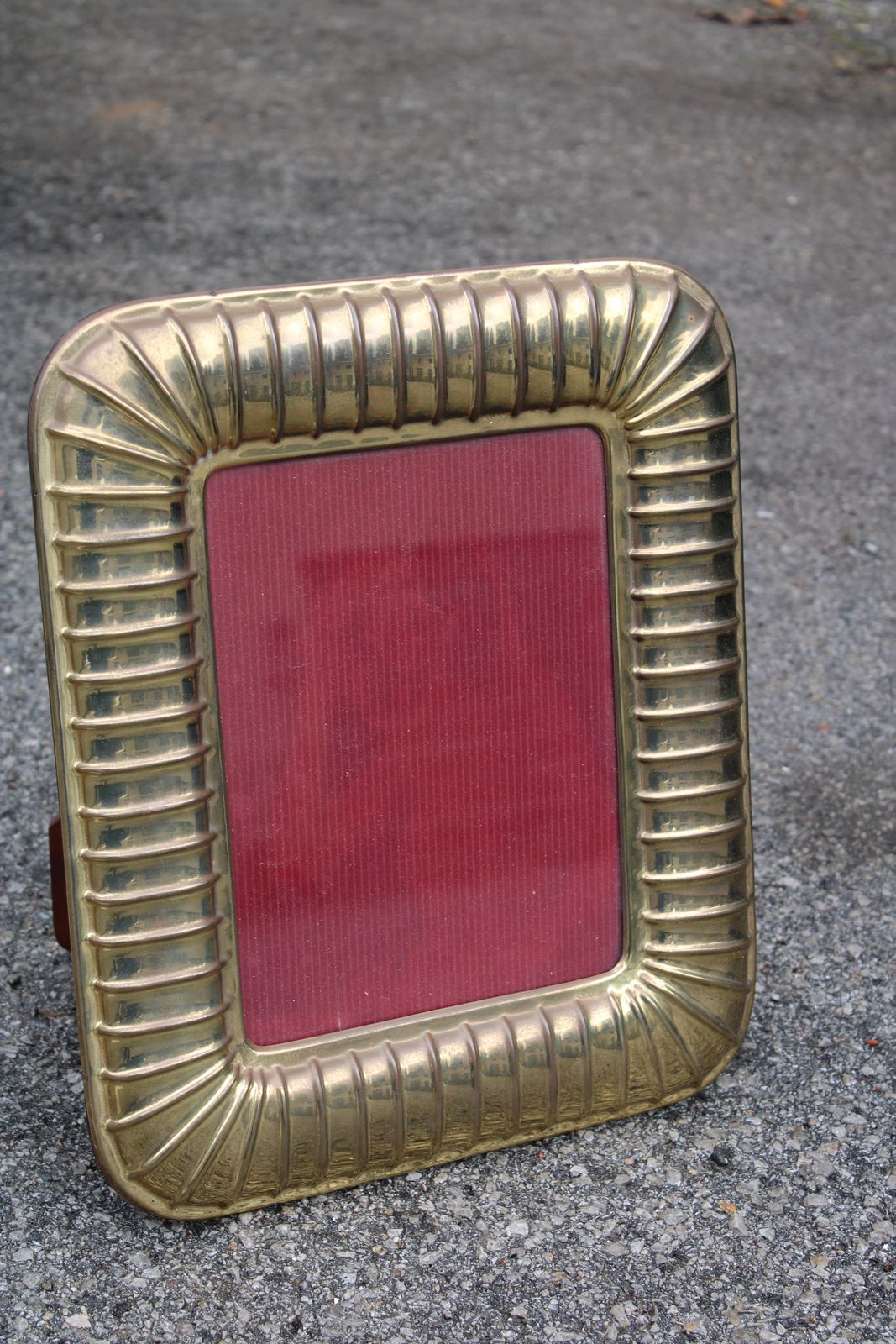 Photo Frame In Brass Worked Italy Tommaso Barbi 1970 photo furniture