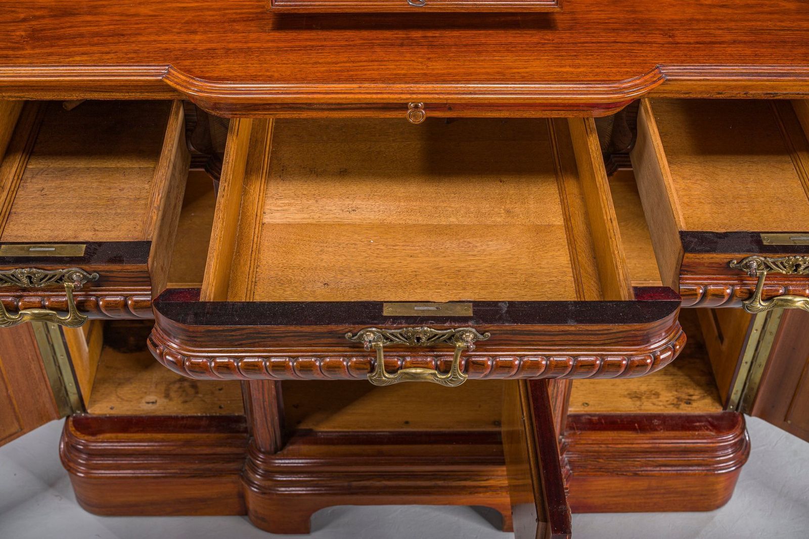 photo vinterior Neo Baroque German Buffet Cabinet In Walnut & Mahogany, 1890s