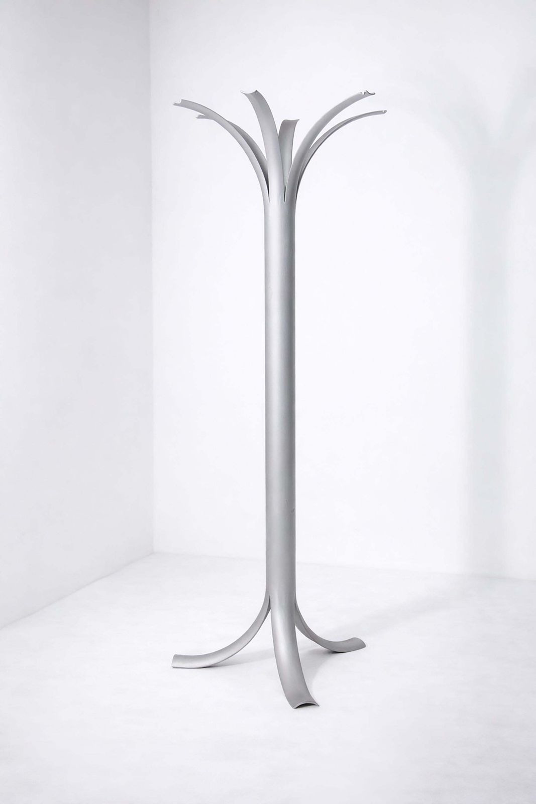 Sculptural Ferrotipi Coat Stand In Tubular Steel, Malacrida & Resmini photo furniture