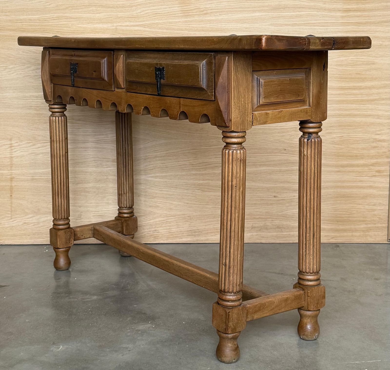 Early 20th Century Spanish Carved Light Walnut Console Table With Fluted Legs photo vintage