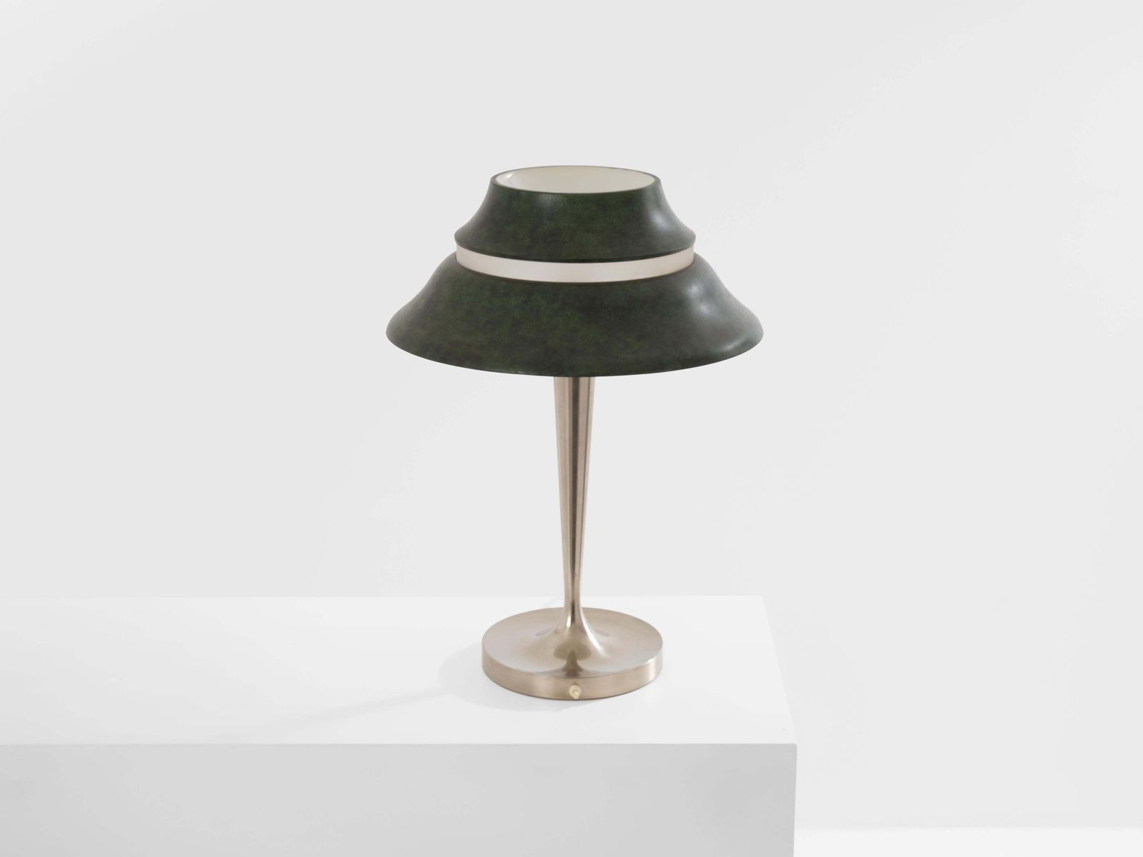 Lampe de table Jean Perzel en métal nickelé et métal patiné, années 1940 photo for sale