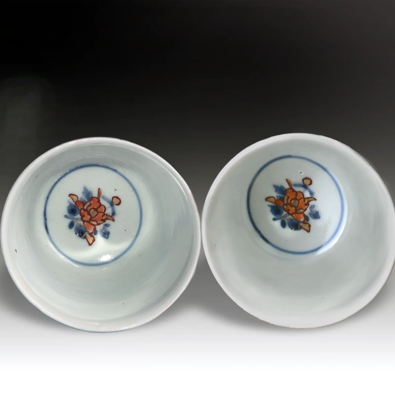 Japanese Early Edo Imari Pair Of Superb Wine Cups Early 18th C Circa 1720 photo for sale