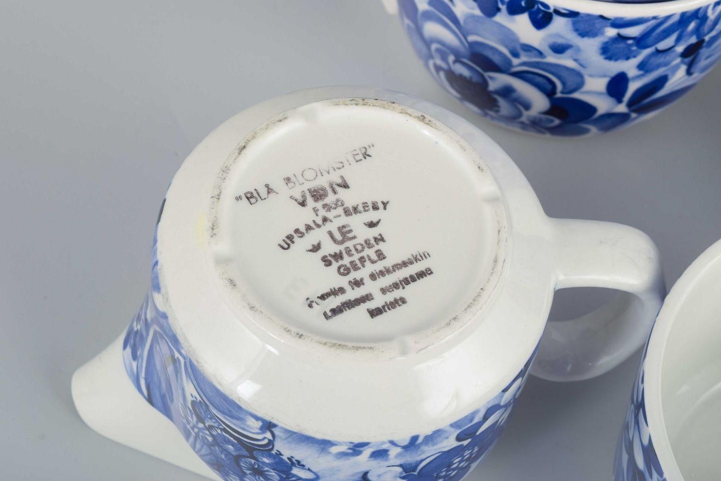 Gefle, "Blå Blomster". 4 Tea Cups With Saucers, Sugar Bowl And Creamer. photo Home Decor