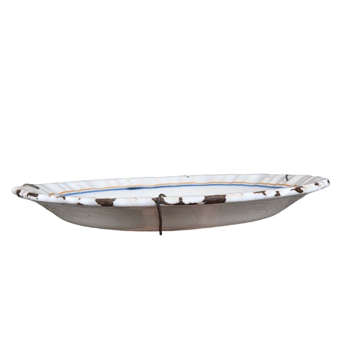 Assiette d'époque en faïence à décor stylisé, fin XVIIIe - début XIXe siècle photo for sale