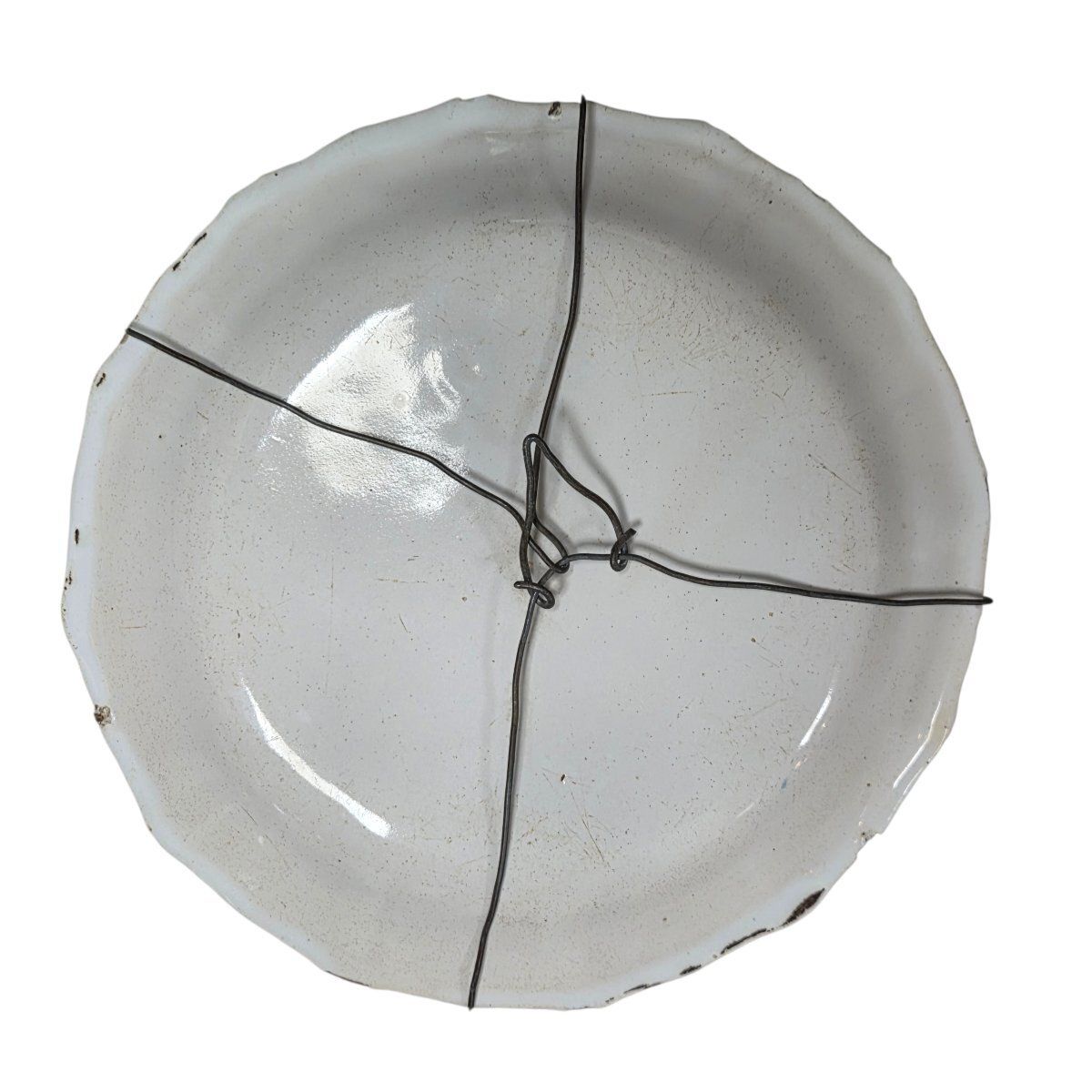 Assiette d'époque en faïence à décor stylisé, fin XVIIIe - début XIXe siècle photo Décoration