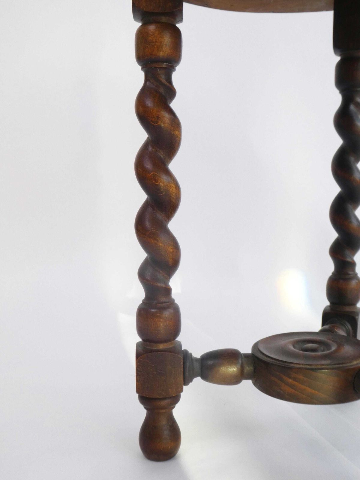 Antique Round Barley Twist Wooden Table, Small Plant Stand With Turned Legs, Farmhouse Decor photo buy