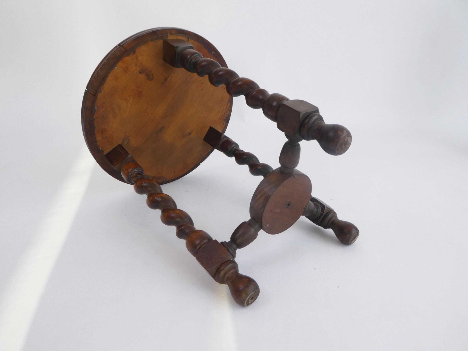 Antique Round Barley Twist Wooden Table, Small Plant Stand With Turned Legs, Farmhouse Decor photo vintage