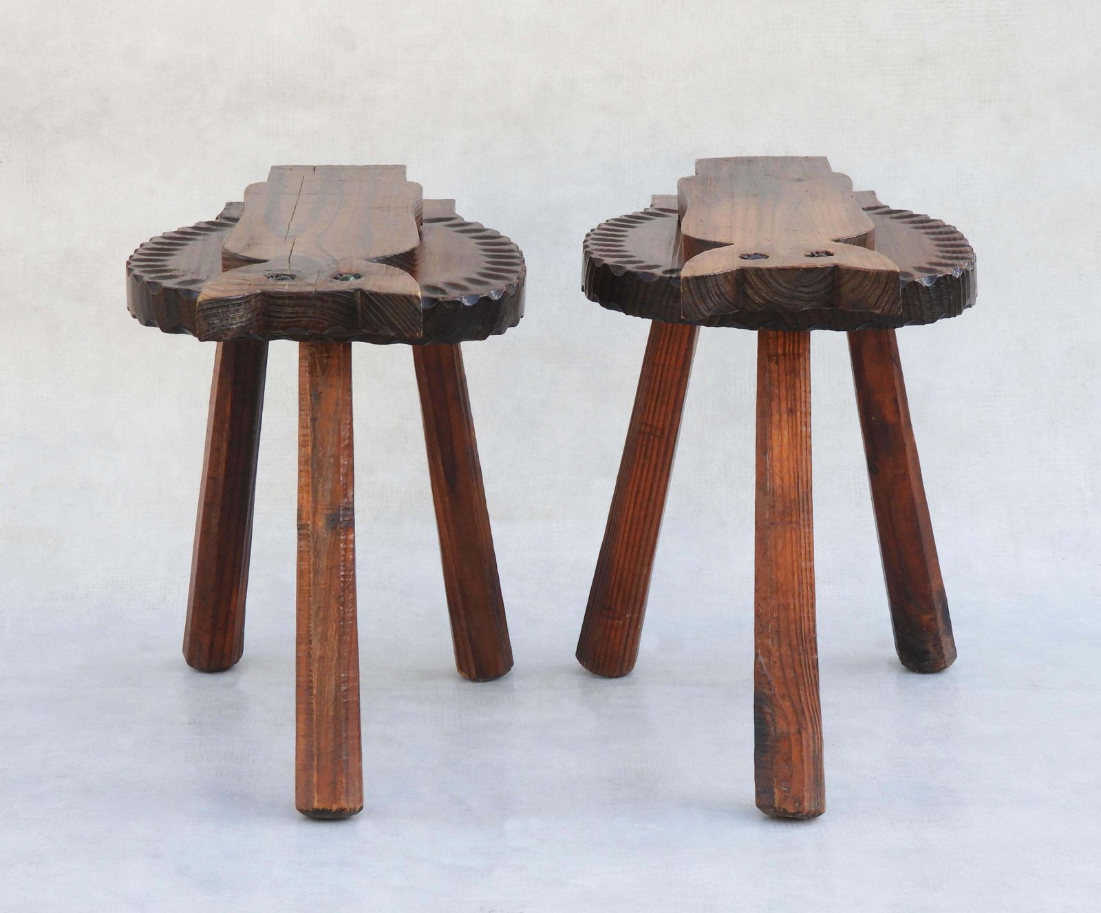 Pair Of Brutalist Tripod Feline Chairs C50s/60s Spain photo vintage
