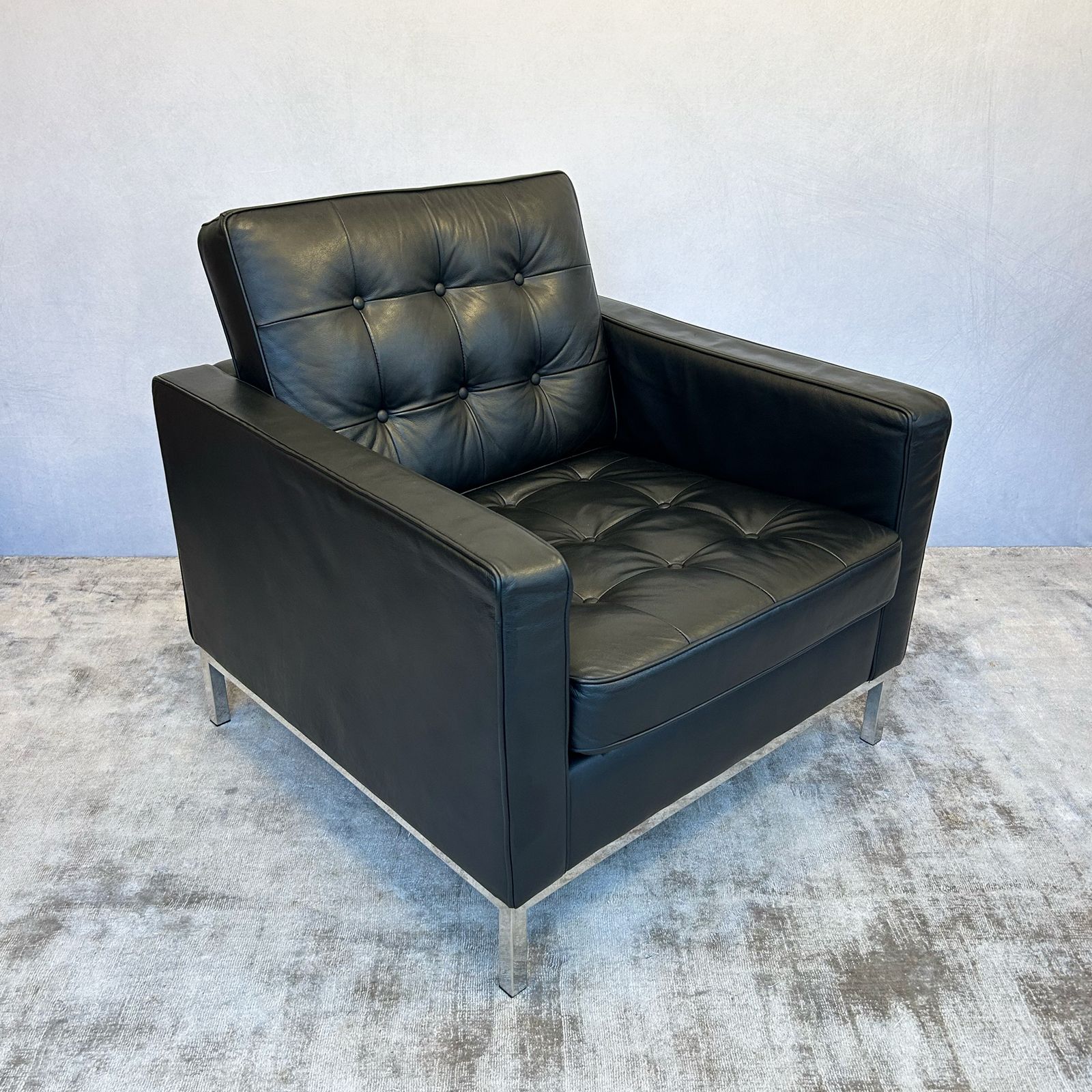 Black Leather Armchair In The Style Of Florence Knoll photo vintage