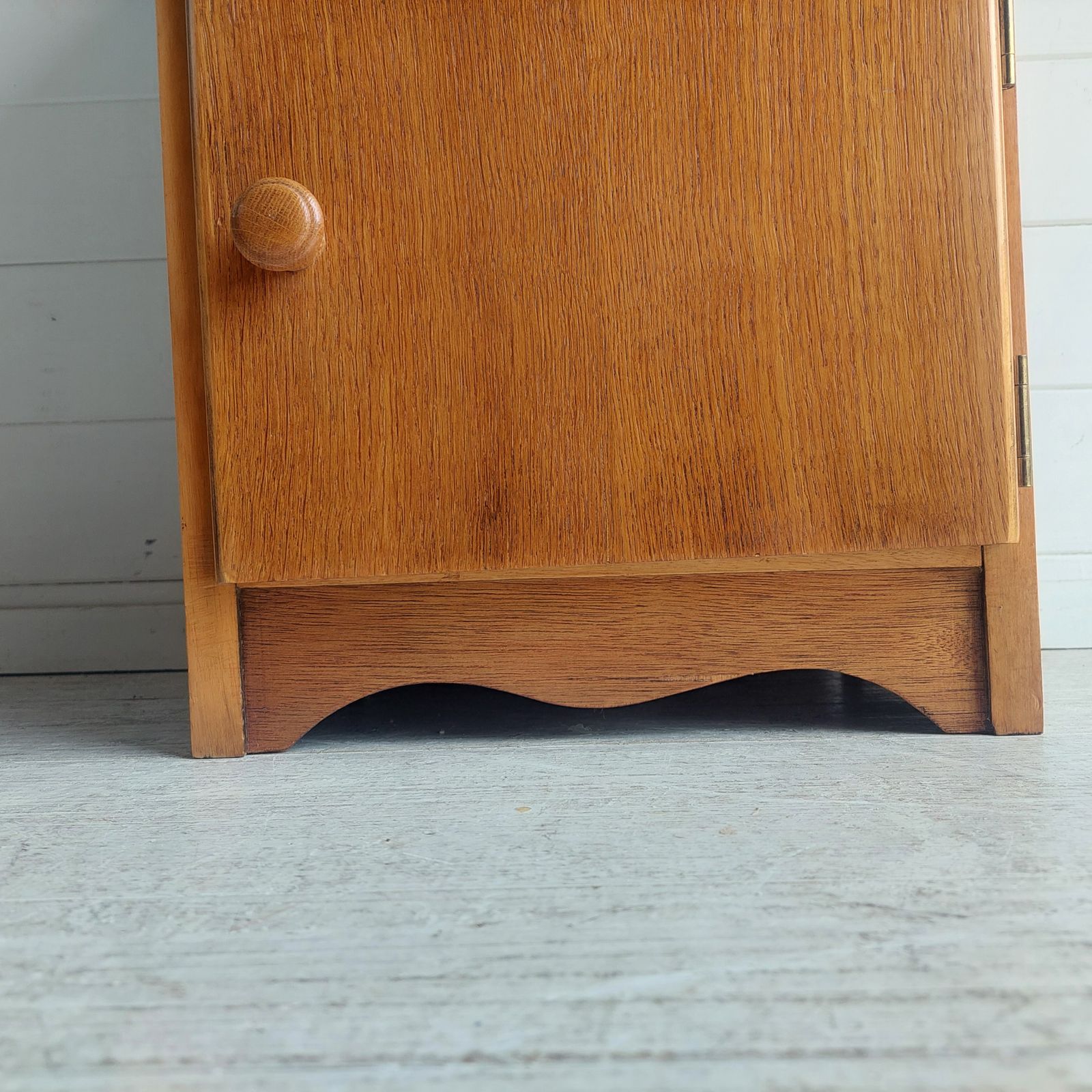 photo vintage Mid Century Oak Bedside Table Cabinet Cupboard Nightstand 50s
