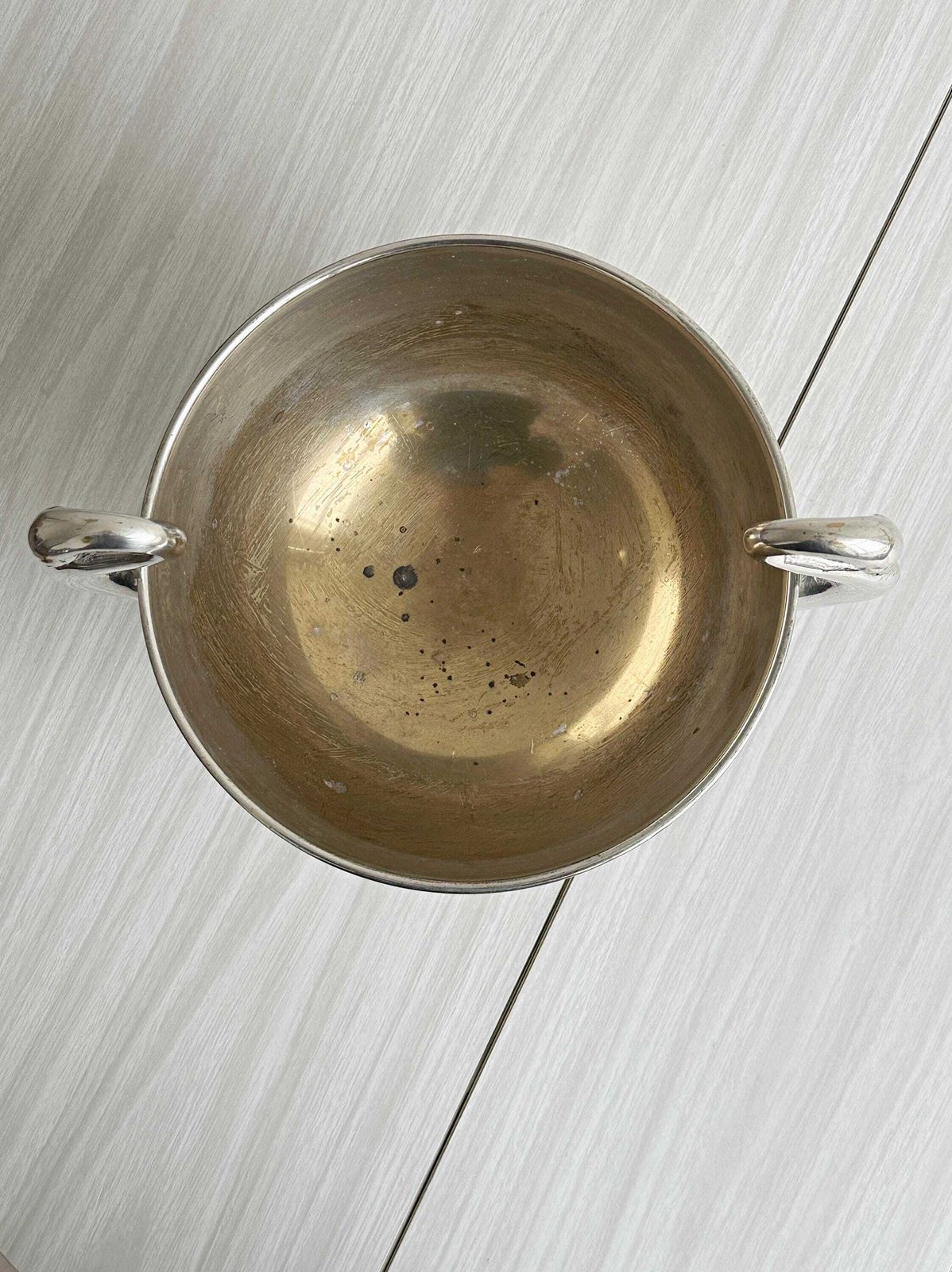 Silver Plated Metal Bowl With Swan Handles, Elegant Centerpiece For Fruit Or Ice Cream, Unique And Decorative Piece, Chic And Refined Home photo Home Decor