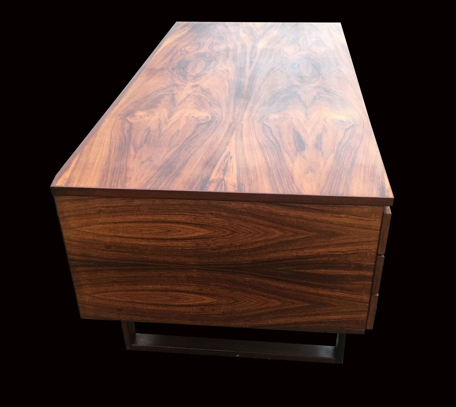 Very Fine Rosewood Midcentury Danish Desk By Henning Jensen And Torben Valeur photo vinterior