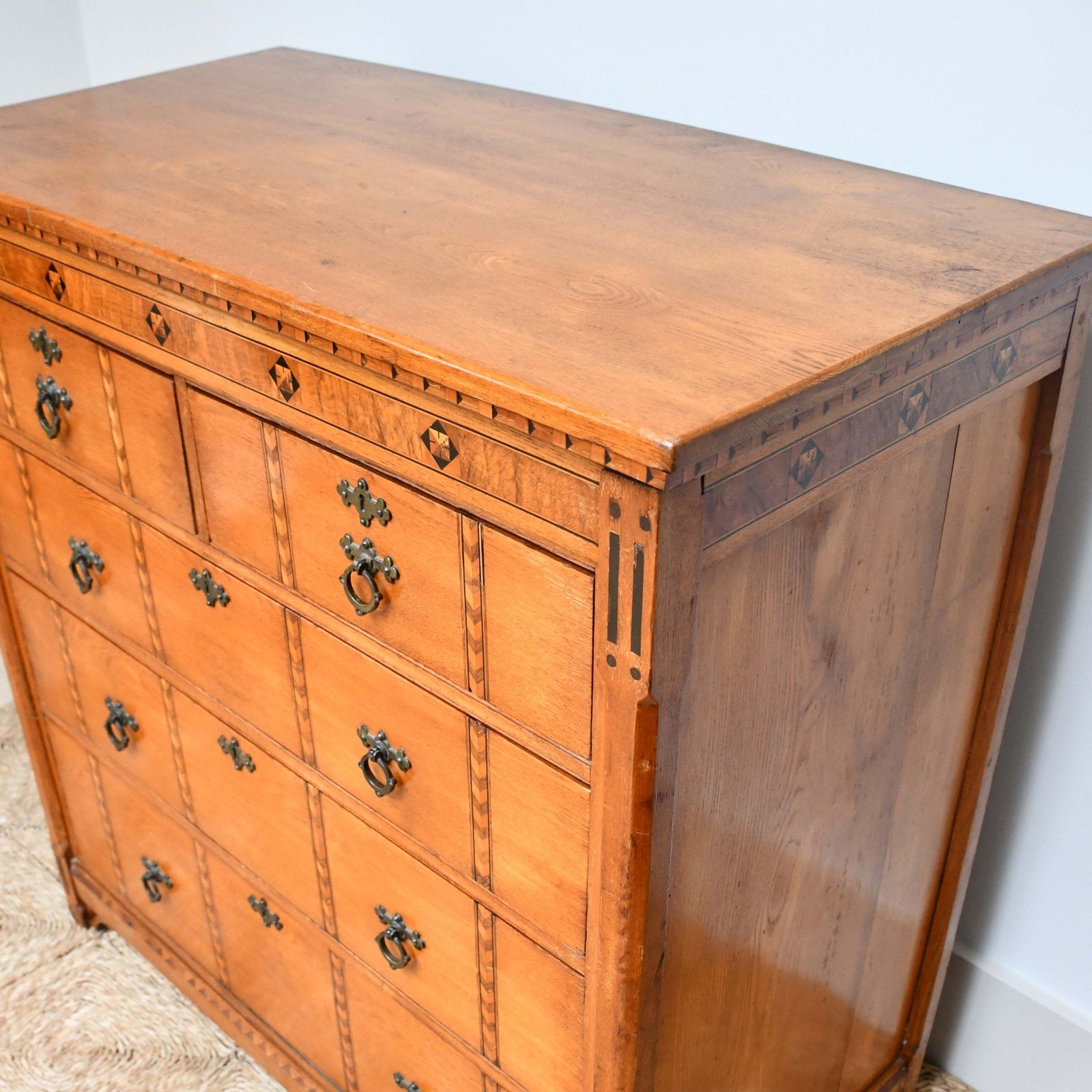 photo furniture Aesthetic Movement   Chest Of Drawers