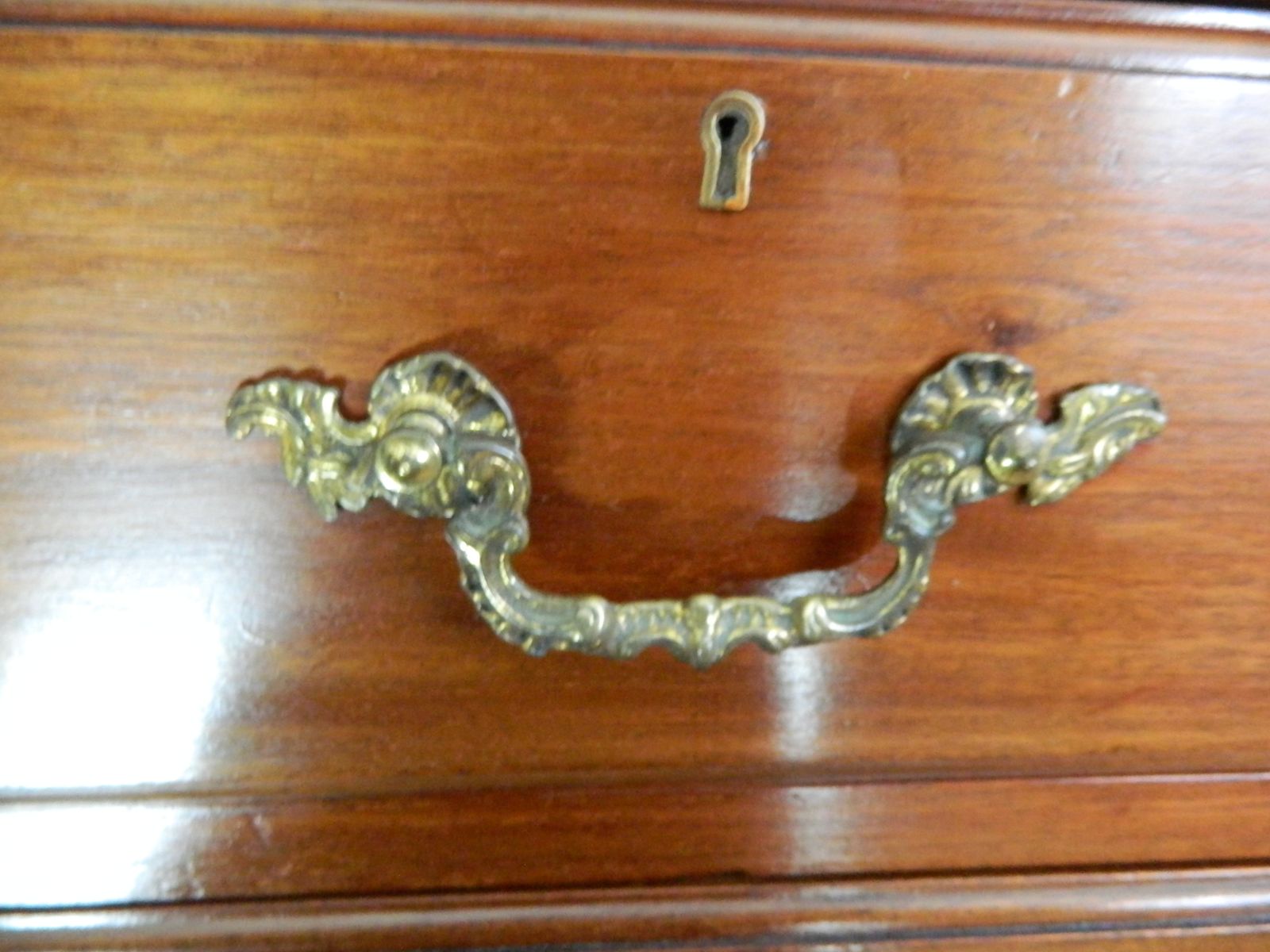photo furniture Warings & Gillow Mahogany Chest Of Drawers