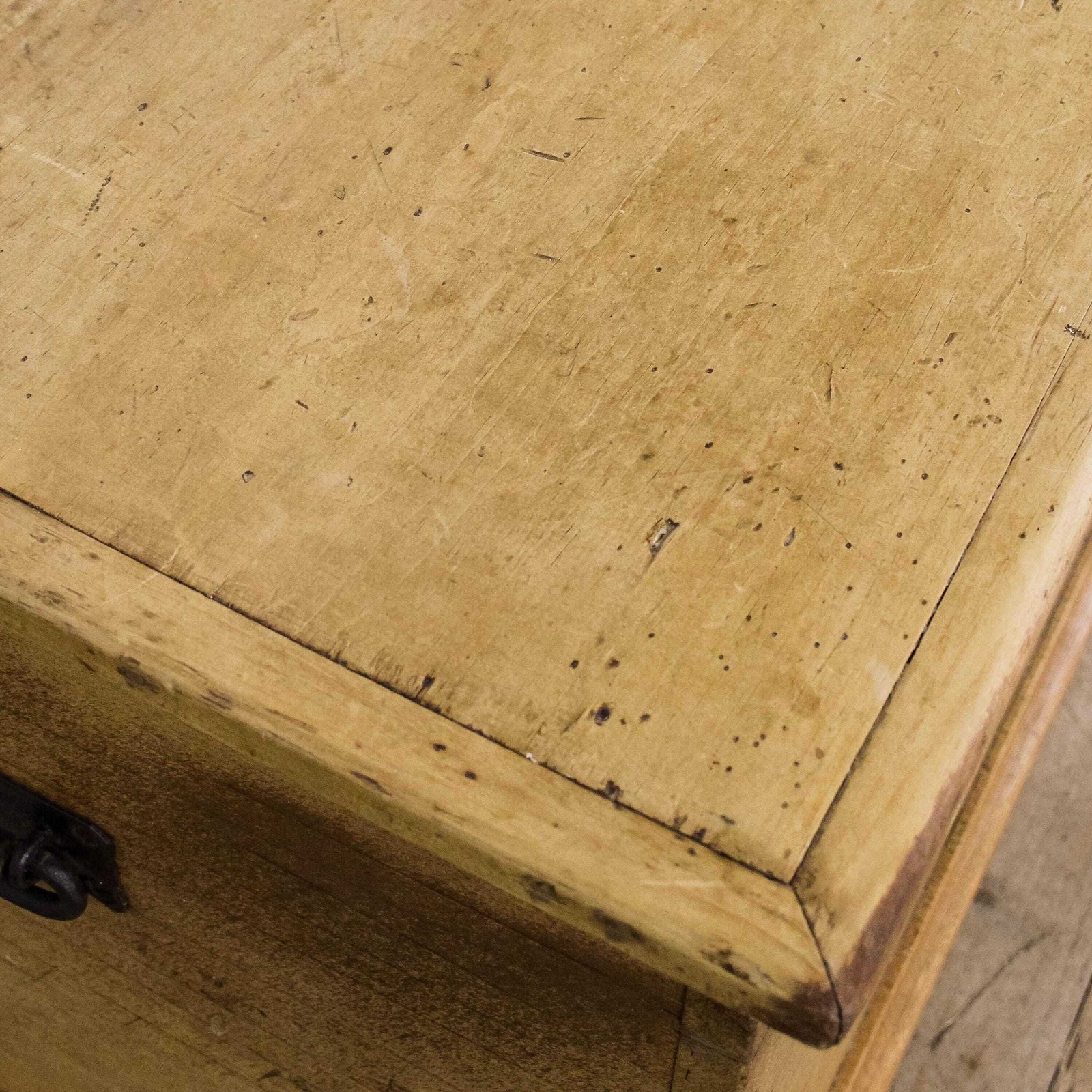 photo furniture Antique Victorian Pine Trunk | Antique Furniture | Antique Trunk | Antique Storage | Pine Trunks | Blanket Box (M 6618)