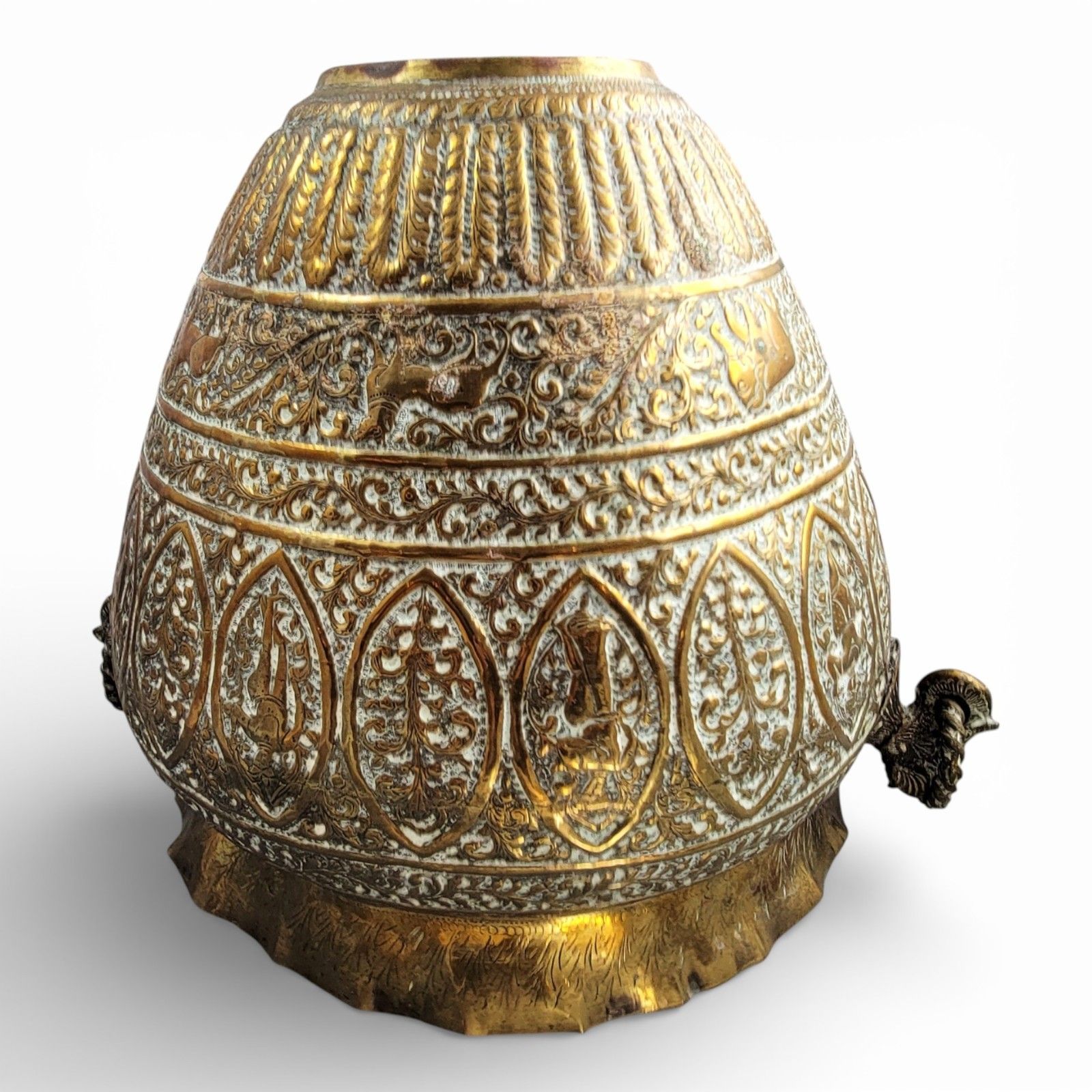 photo vinterior Large Indian Raj Period Hand Engraved Brass Jardinière, C. 1870–1890