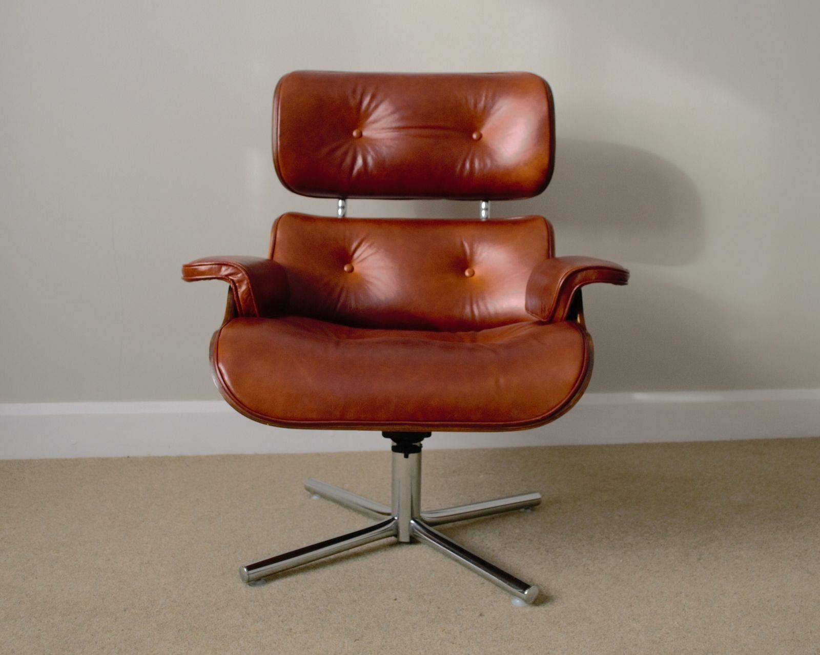 Restored 1980s Licensed Charles Eames Lounge Chair For Plycraft USA, Featuring Tilt/Height Adjustments, Tan Aniline Leather & Ash Shells photo vinterior