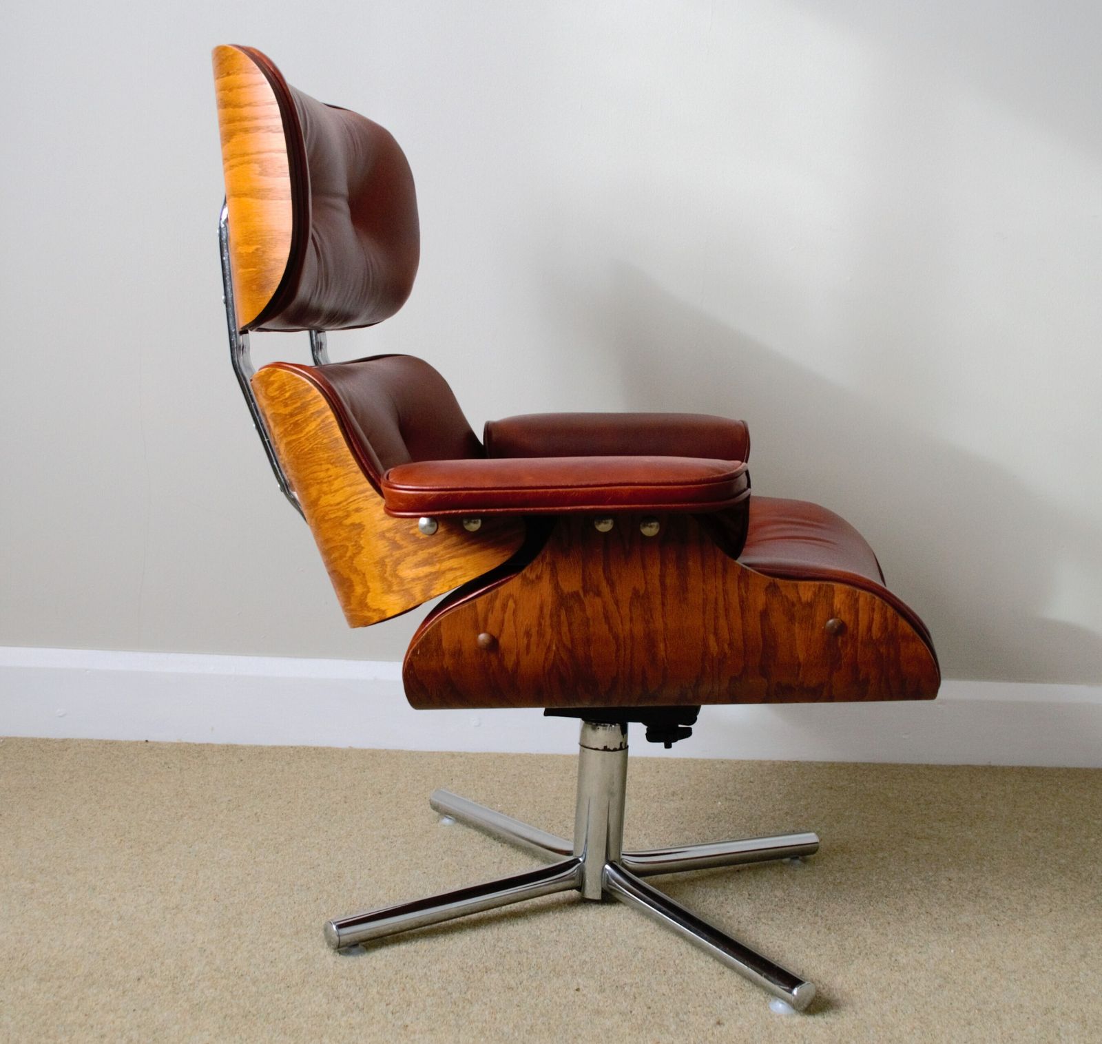 Restored 1980s Licensed Charles Eames Lounge Chair For Plycraft USA, Featuring Tilt/Height Adjustments, Tan Aniline Leather & Ash Shells photo vintage