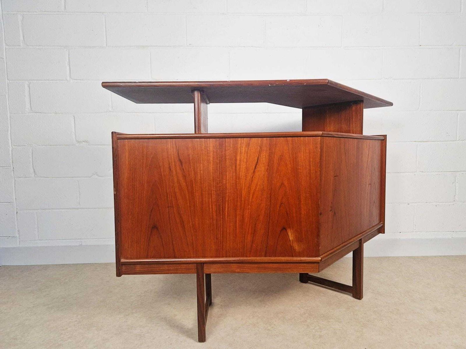 Turnridge Of London Vintage Mid Century Medium Teak 1960s Angled Cocktail Bar Pg010 photo 795.0