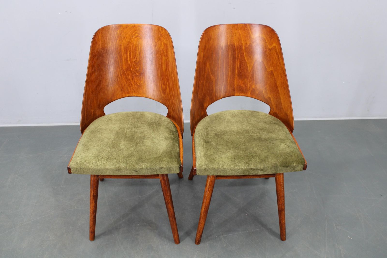 Set Of Four Mid Century Dining Chairs Ton 514 By Osvald Haerdtl, 1960s photo vinterior