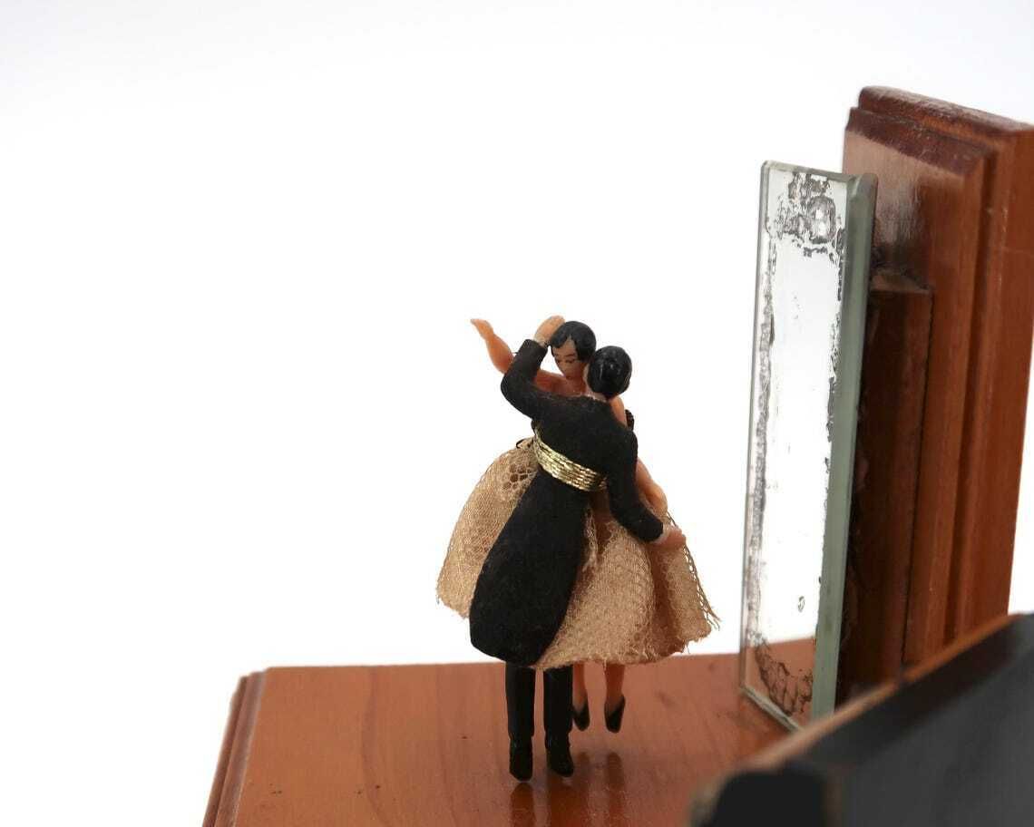 Frans Muziekdoosje Met Dansers In De Vorm Van Een Kaptafel, Jaren 1950 – Muziek, Dans, Woondecoratie, Verzamelobject, Nice photo Woonaccessoires