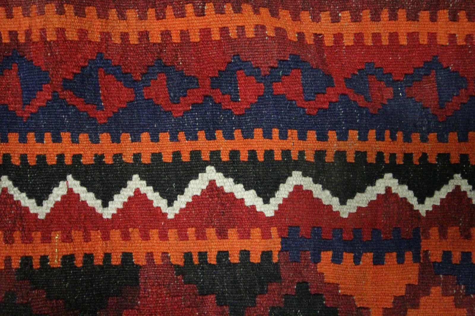 Geometric Kilim Rugs Traditional Handwoven Blue Red Wool Area Rug photo vinterior