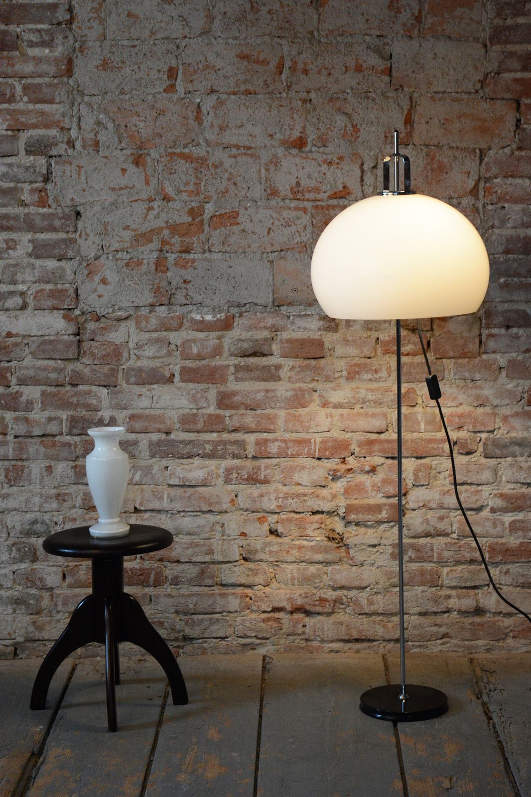 photo furniture Original Mid Century Floor Lamp, By H. Guzzini For Meblo, Chrome, Italy, 1960s
