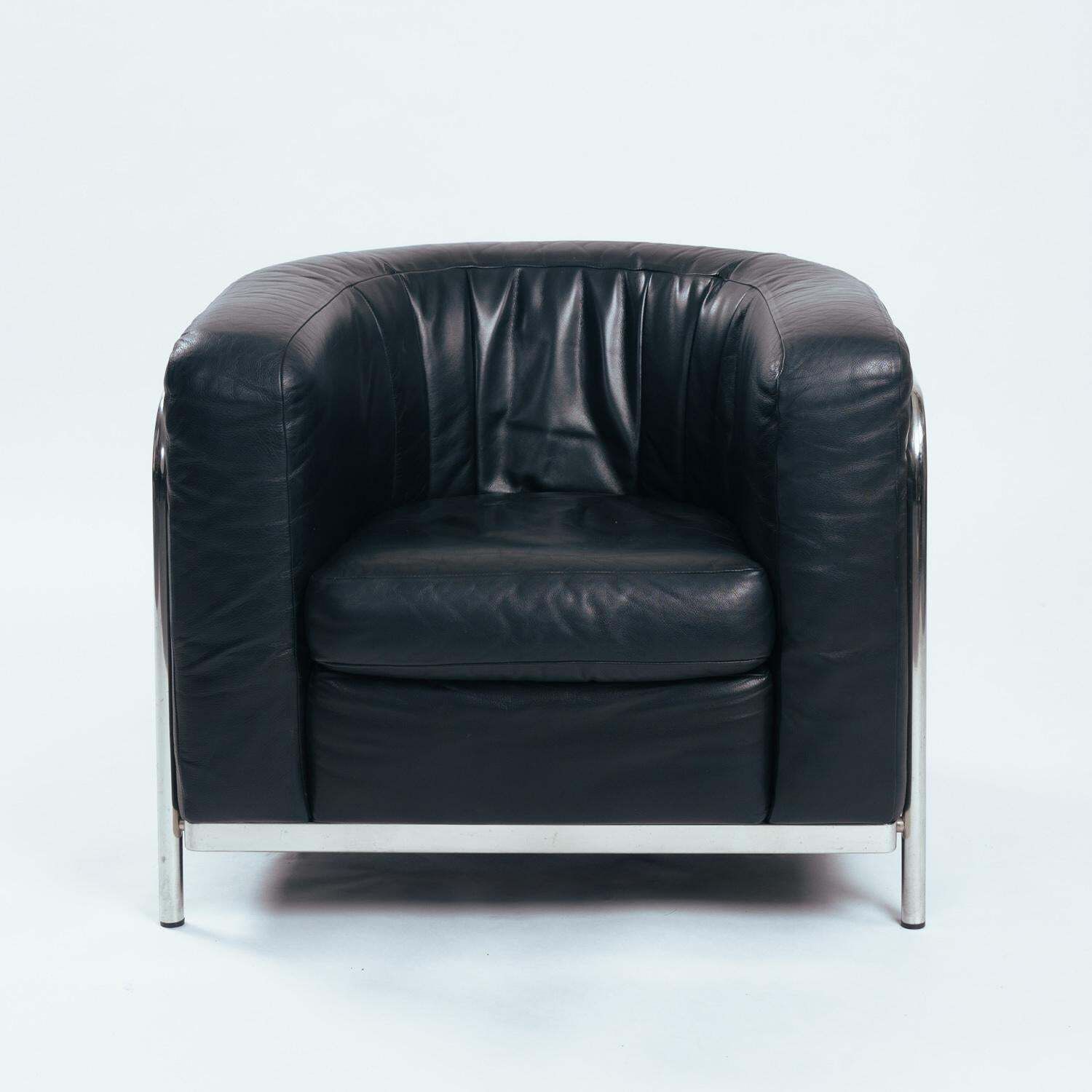 Zanotta Onda Black Round Leather Chrome Tubular Lounge Chair, Italy 1980s photo furniture