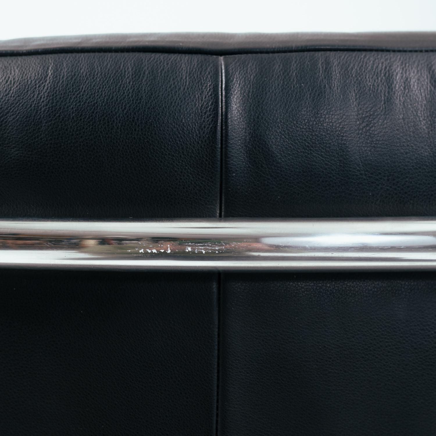 photo vinterior Zanotta Onda Black Round Leather Chrome Tubular Lounge Chair, Italy 1980s