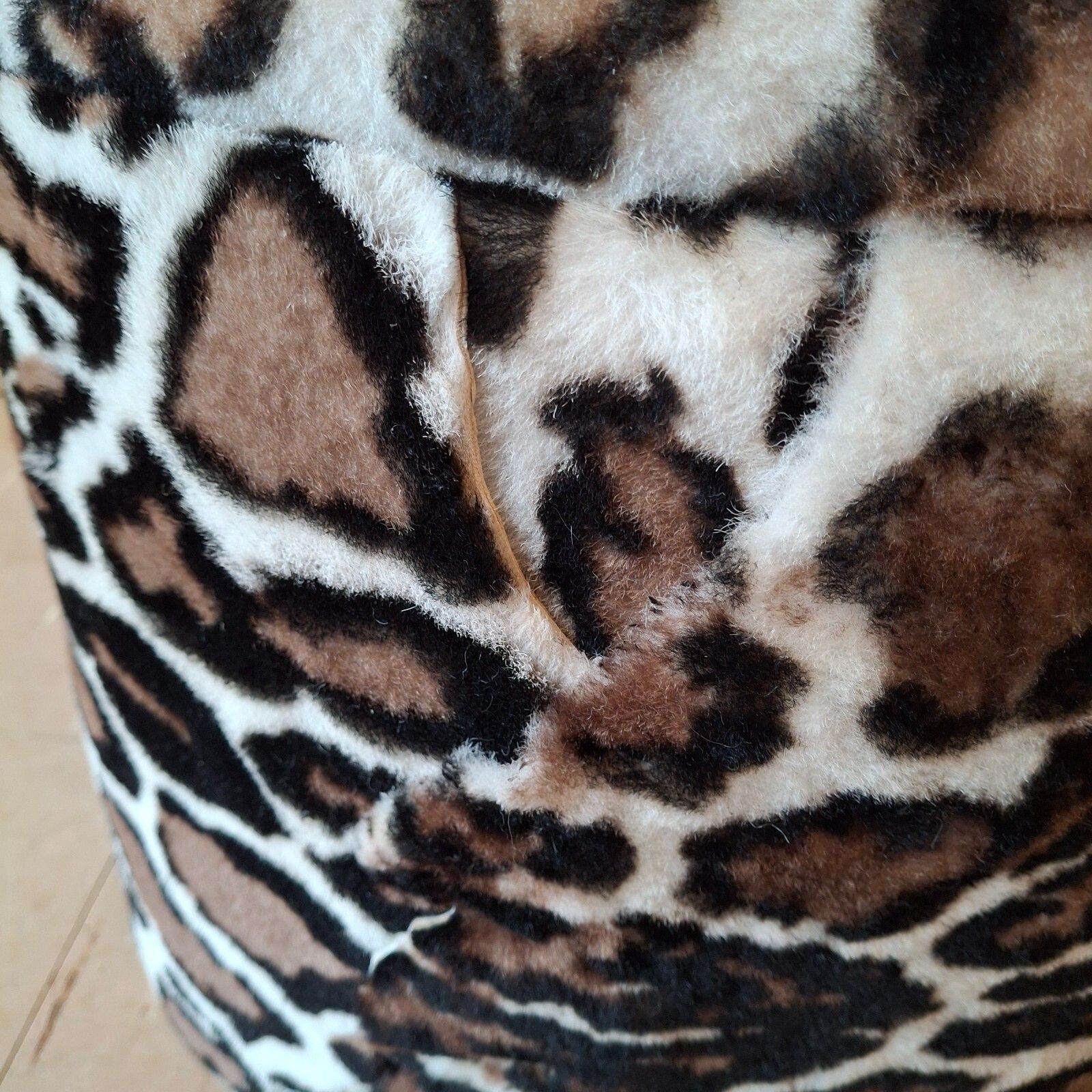 Fab Vintage Retro Handmade Pouffe Footstool W/ Storage Big Cat Printed Sheepskin photo Furniture