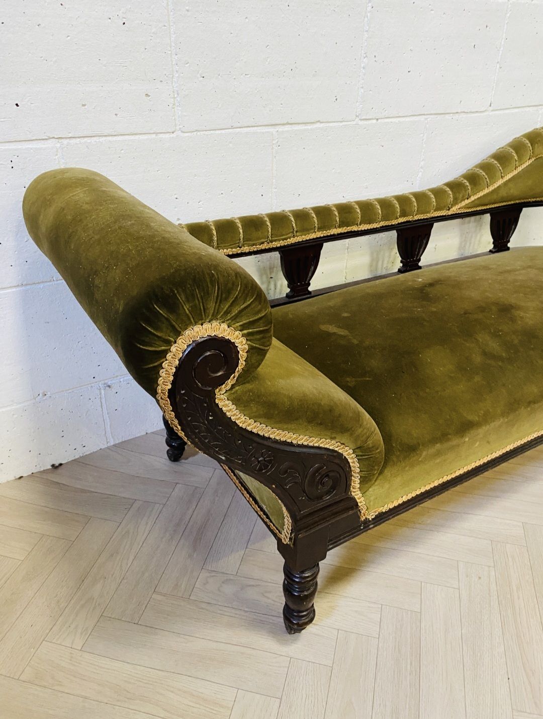 Edwardian Carved Mahogany Green Chaise Longe photo for sale