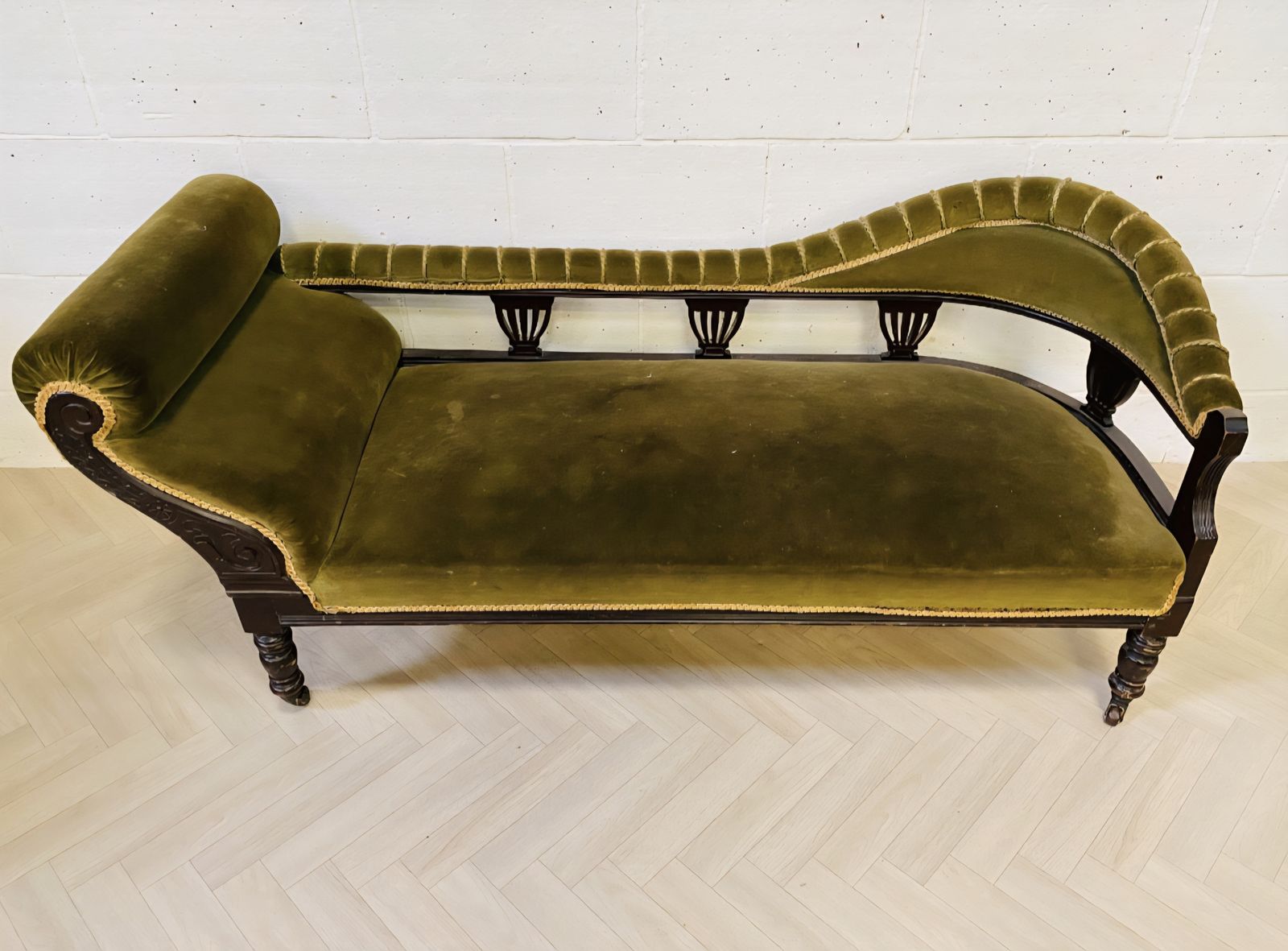 Edwardian Carved Mahogany Green Chaise Longe photo Furniture